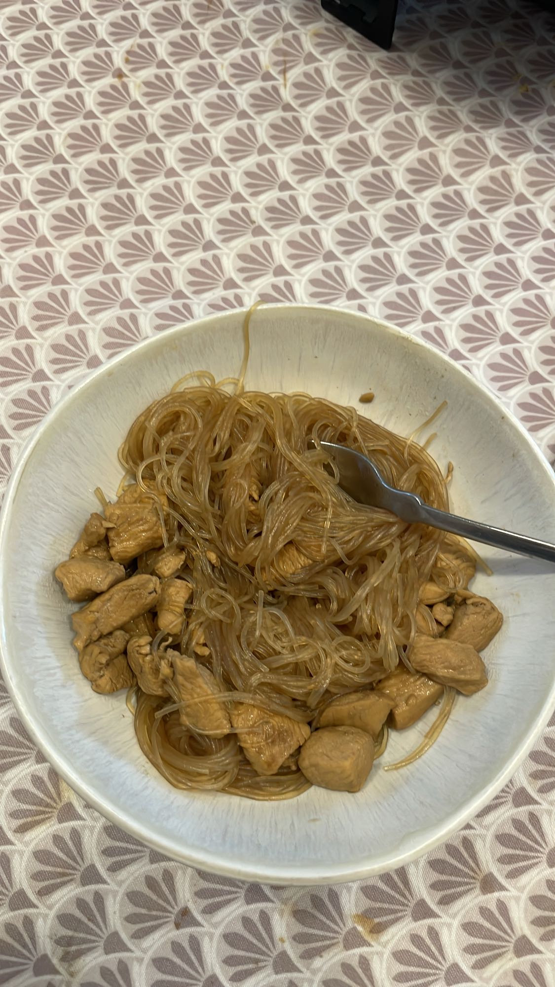 Tăiței de orez cu pui