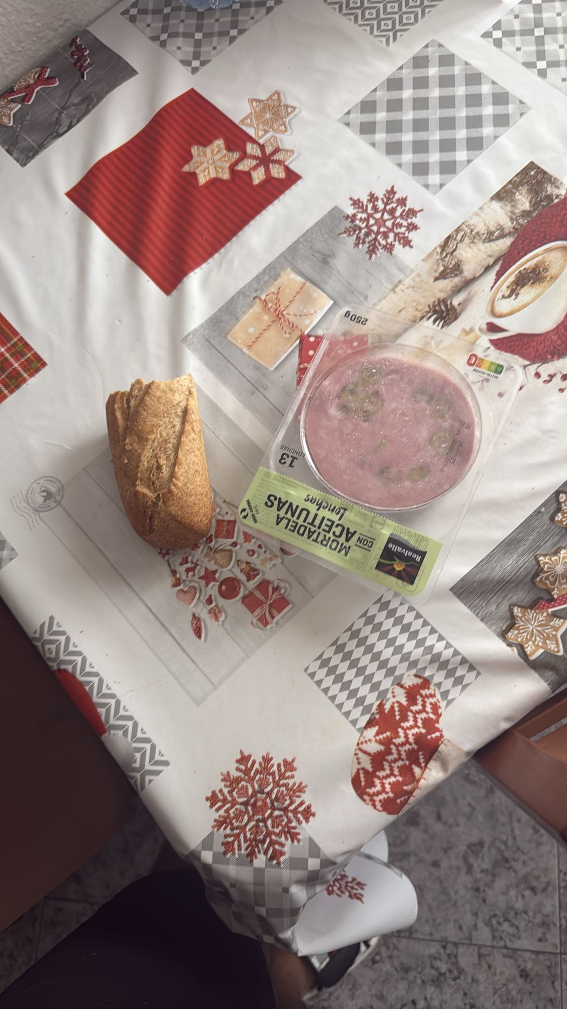 pan integral y mortadela