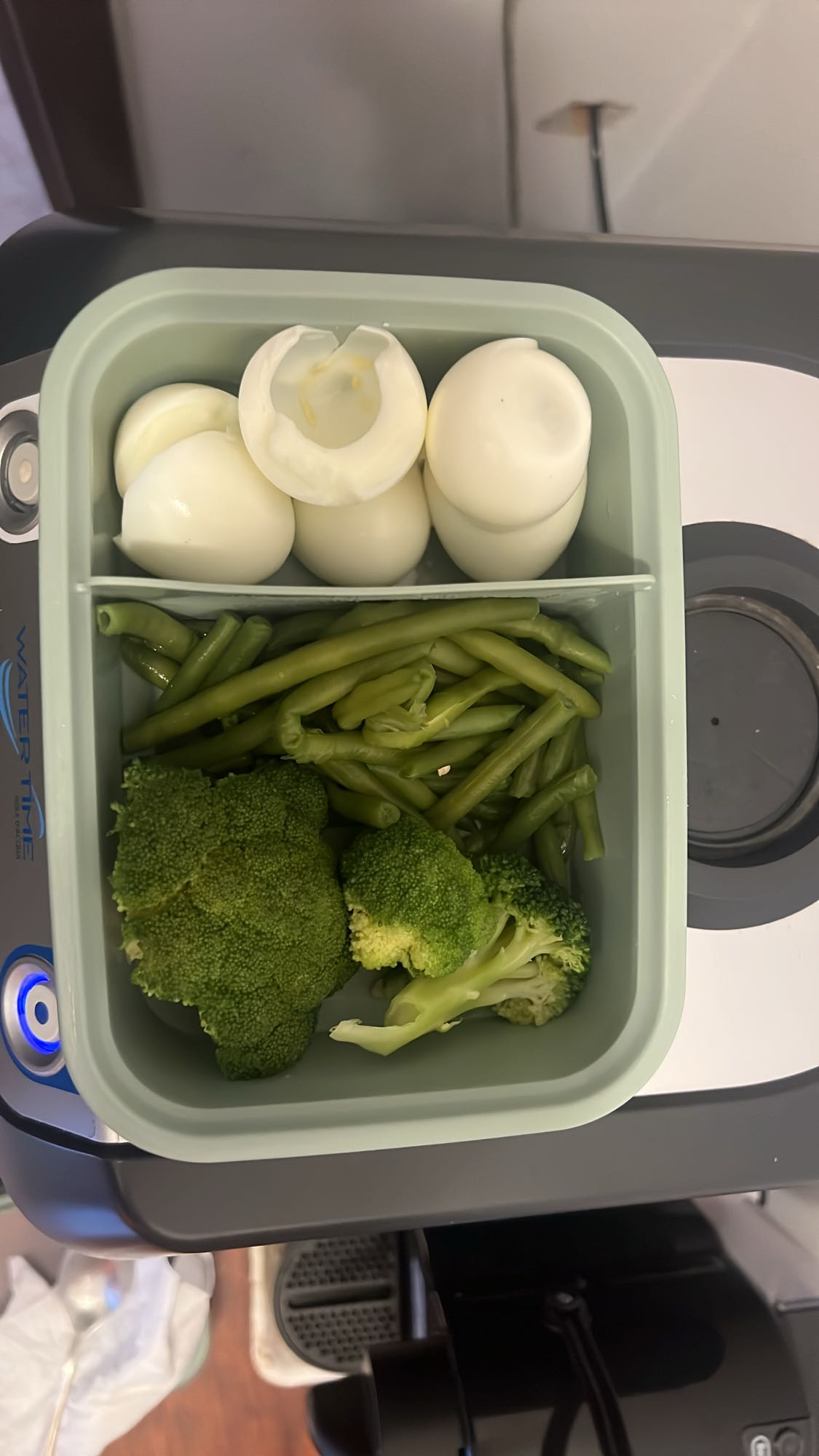 Eggs and Veggie Box