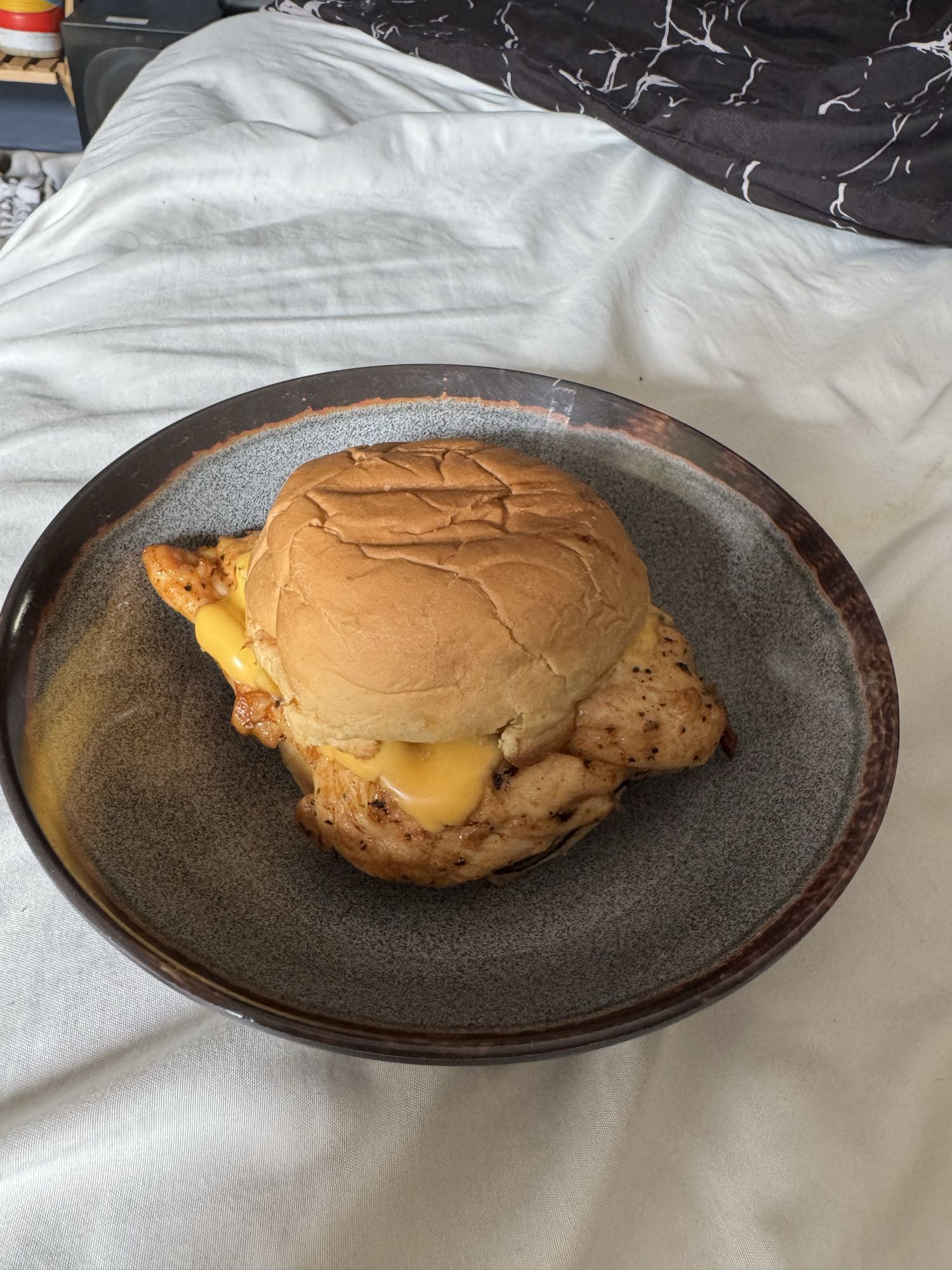 sándwich de pollo y queso