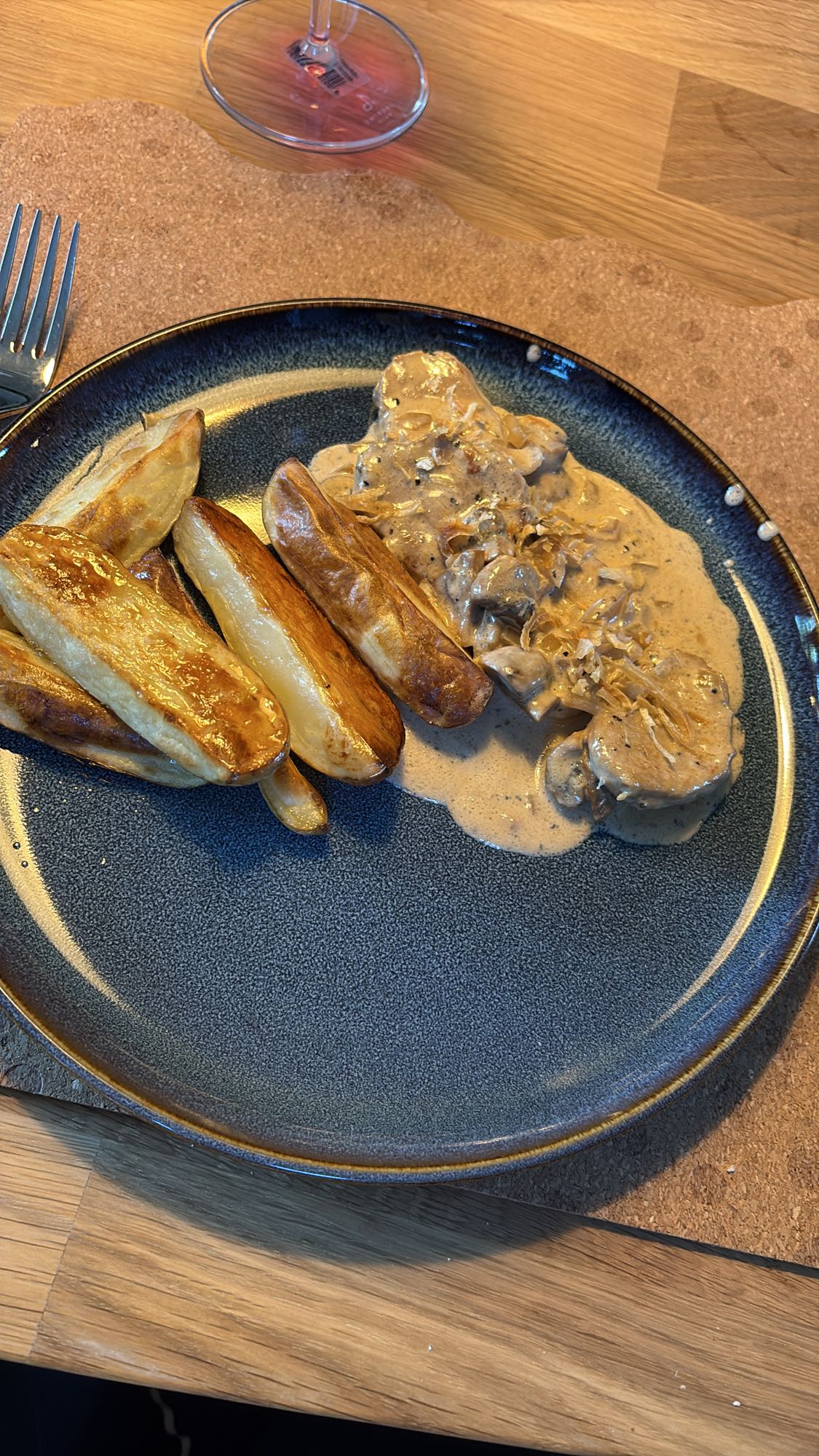 Fläskfilé med potatisklyftor