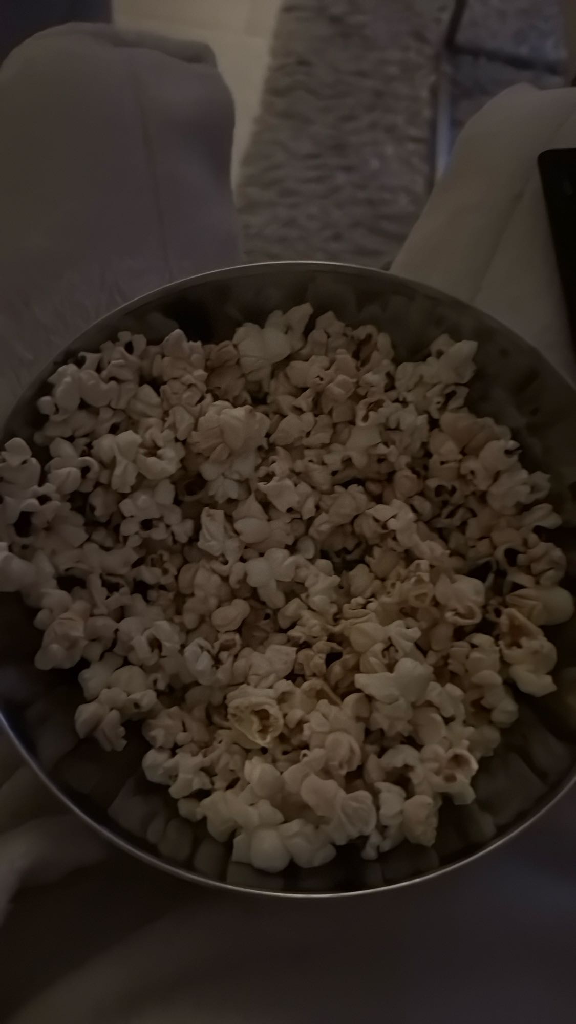 Skål med popcorn