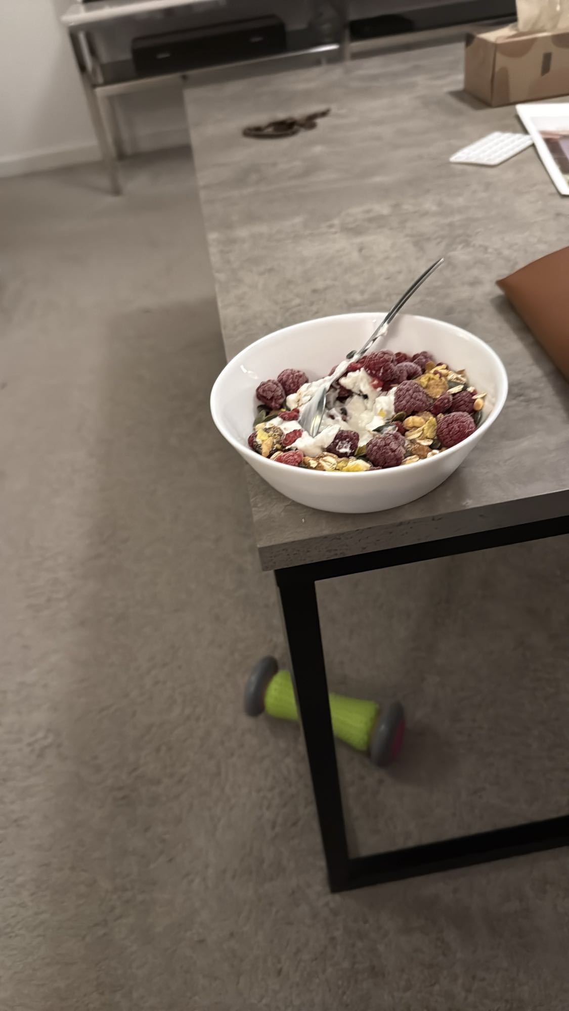 Yoghurt med bär & müsli