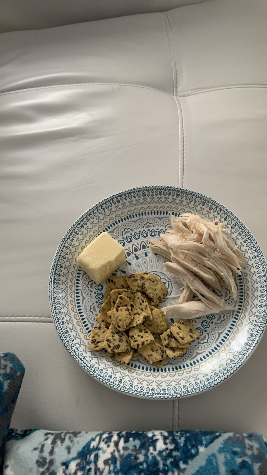 Poulet, fromage et crackers