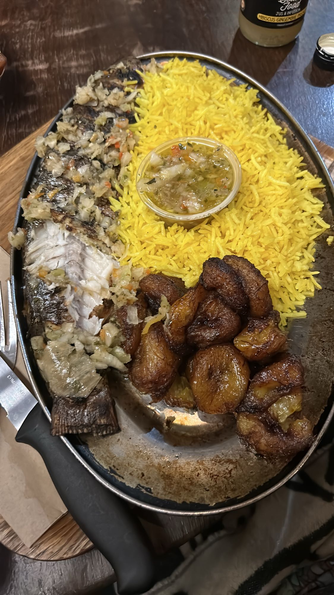 Poisson, riz et bananes