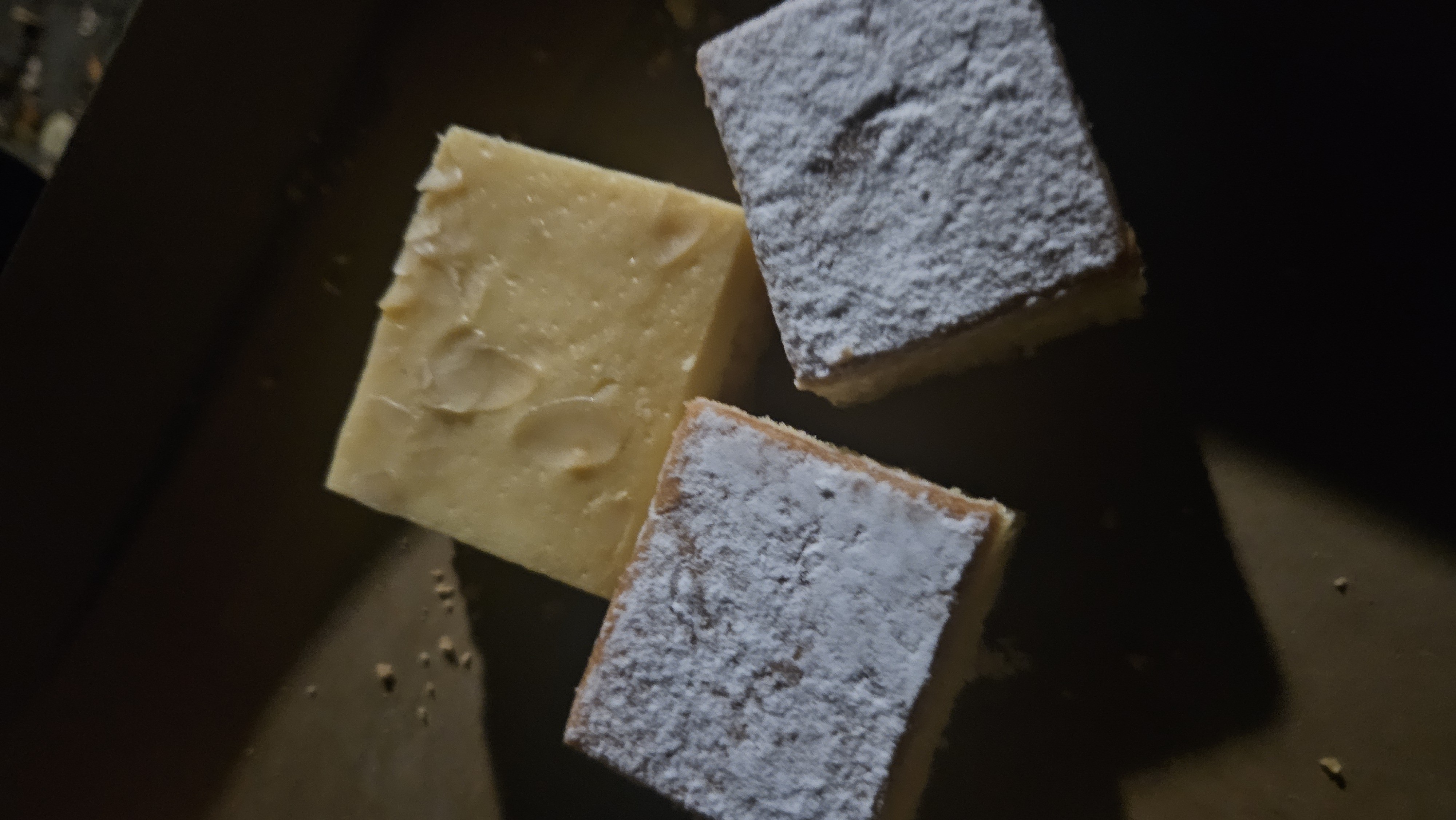 1x Zitronenkuchen und 0.5x Käsekuchen