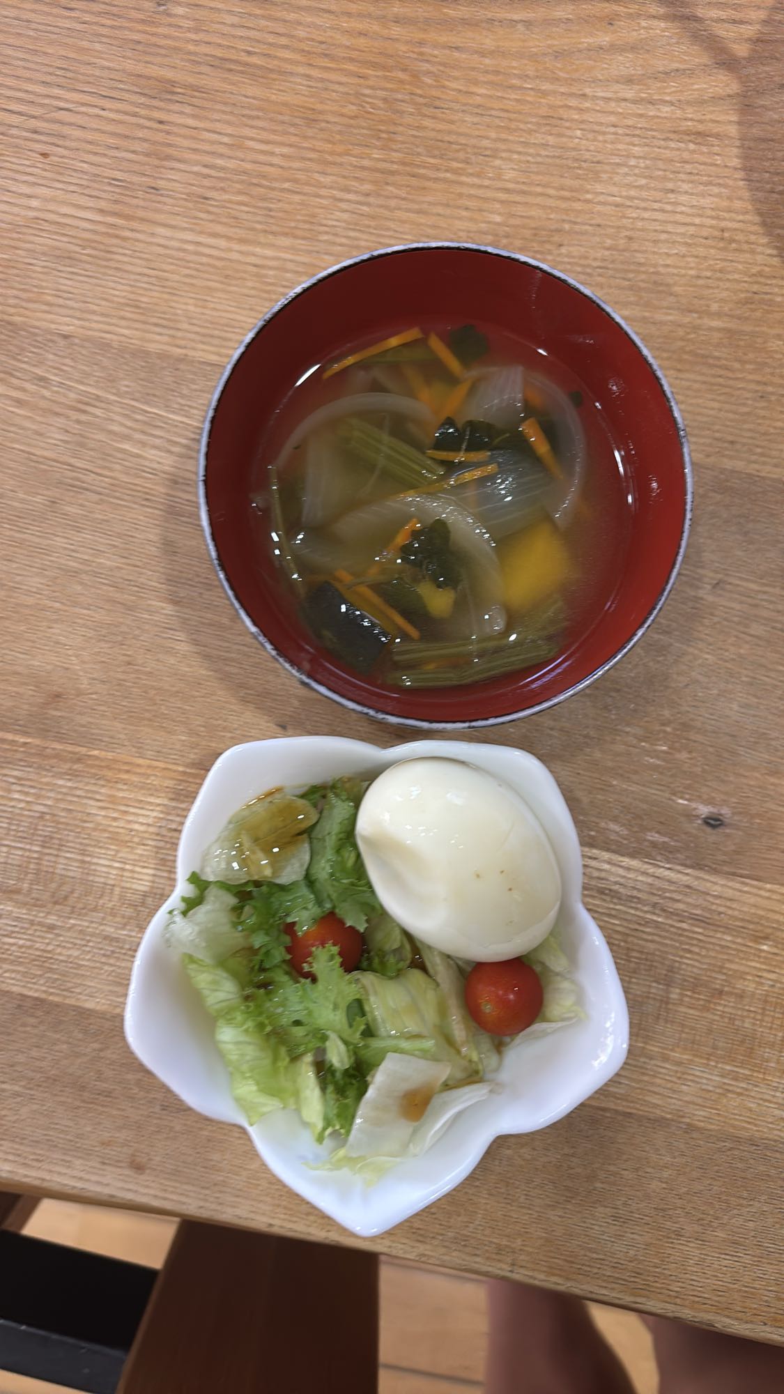 ゆで卵と野菜スープ