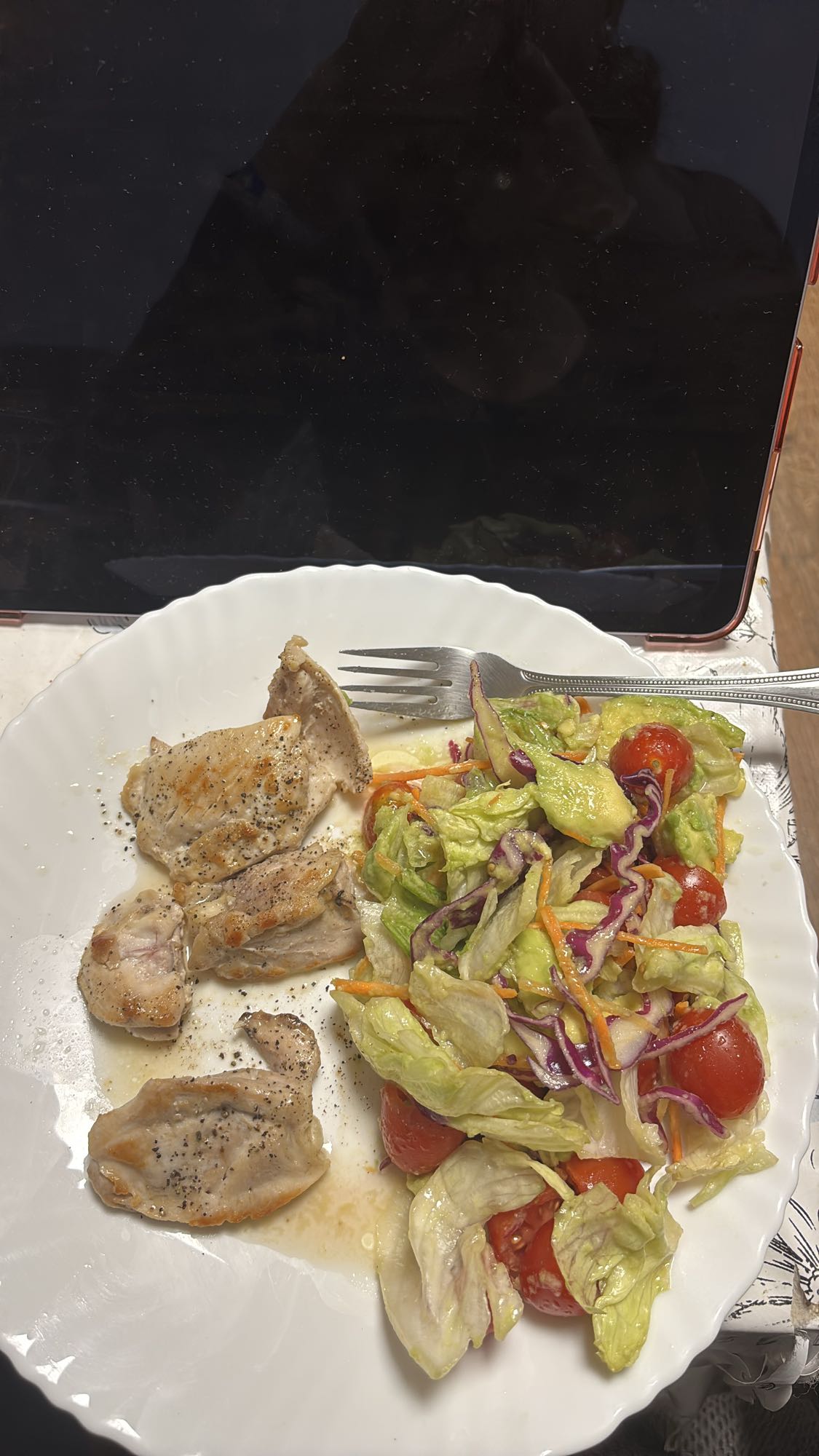 Pollo con ensalada mixta