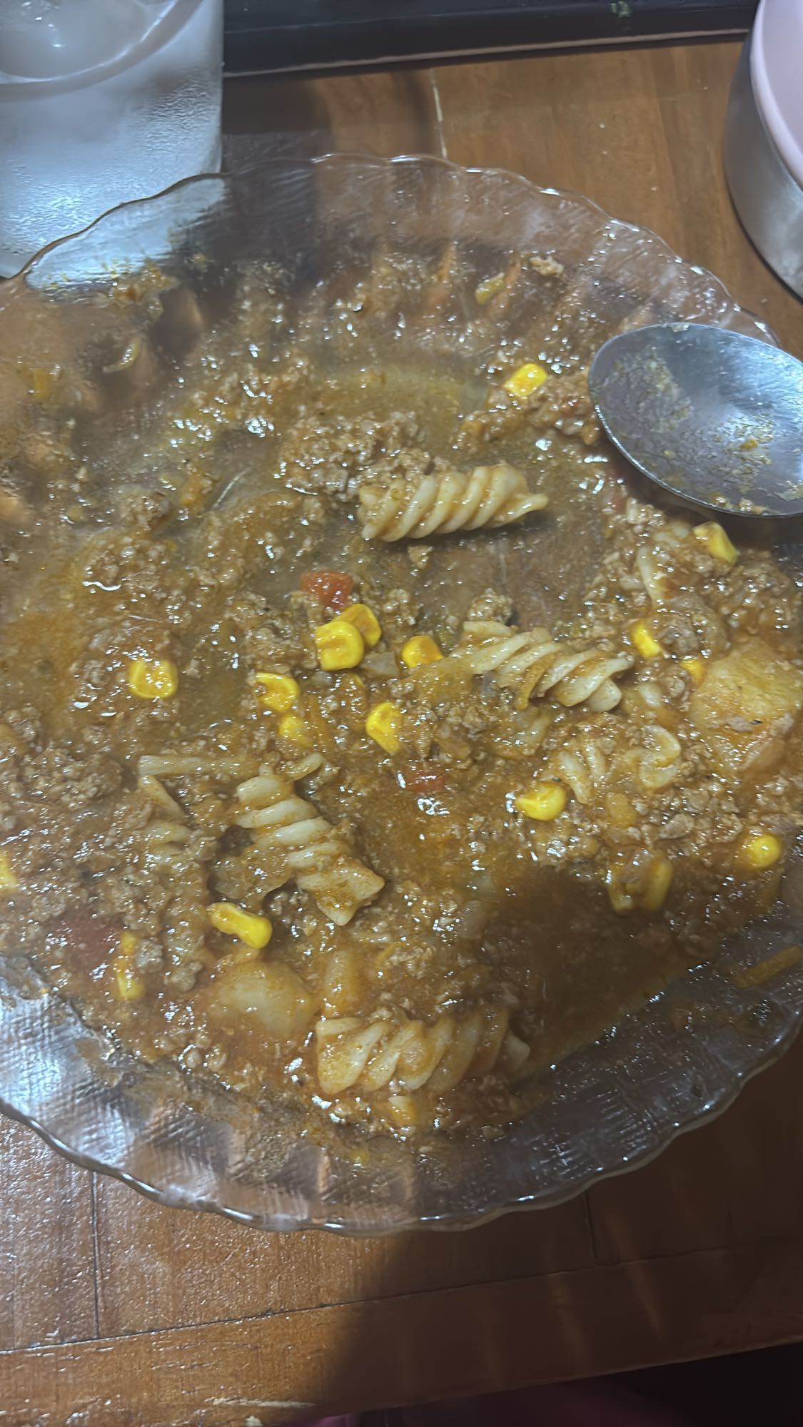 pasta con carne y maíz