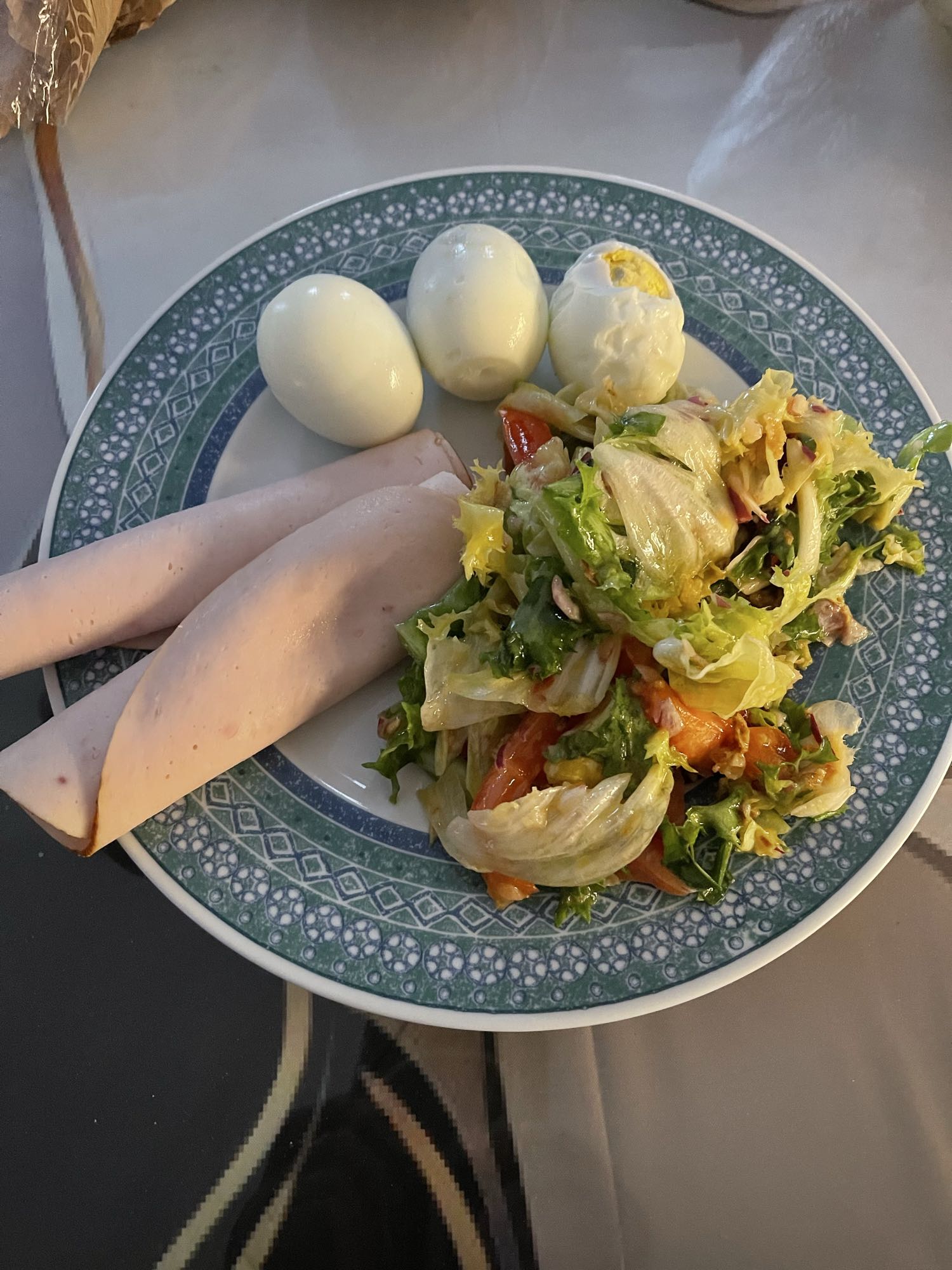 Oeufs et salade légère