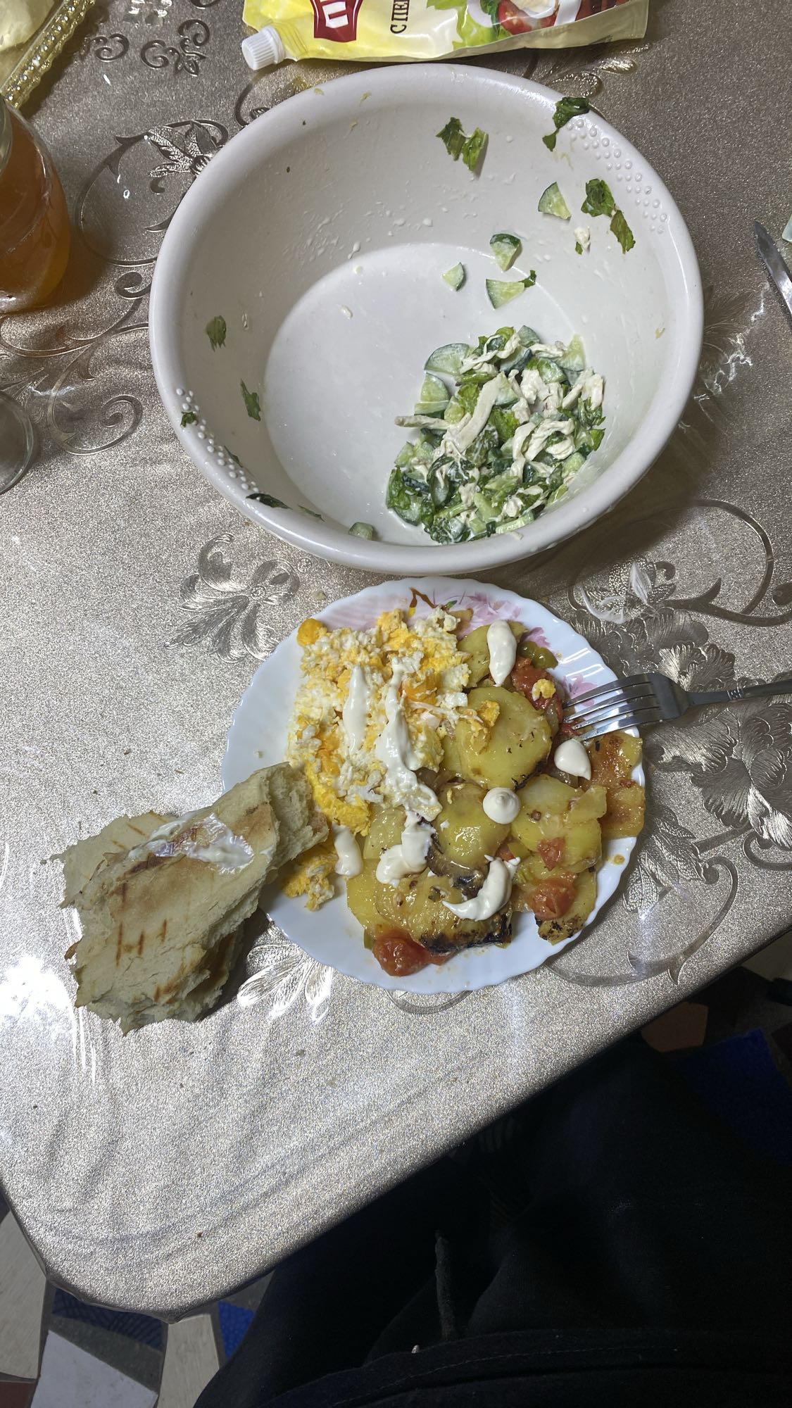 жареный картофель с яйцом