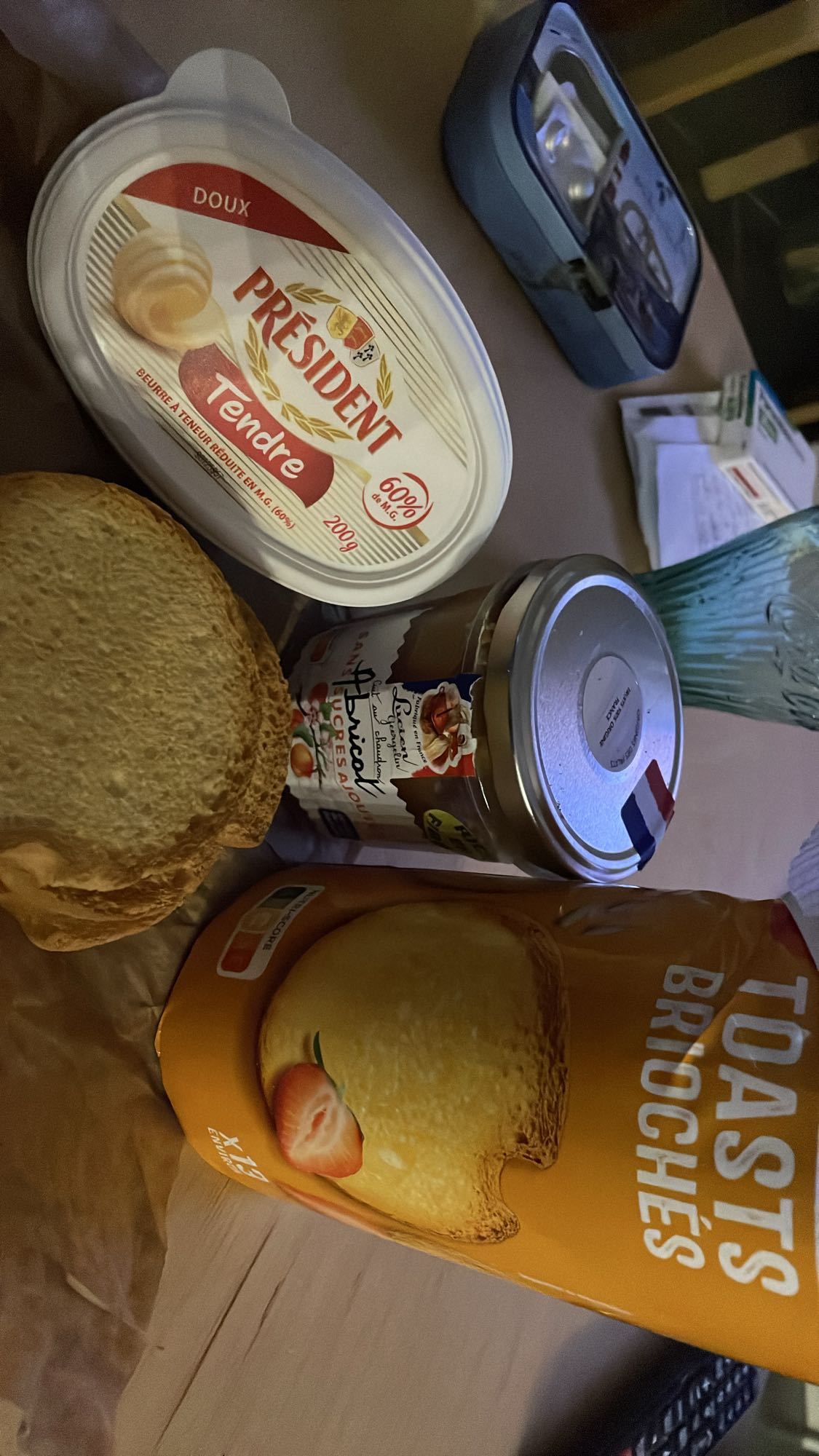 Toast brioché beurre et confiture