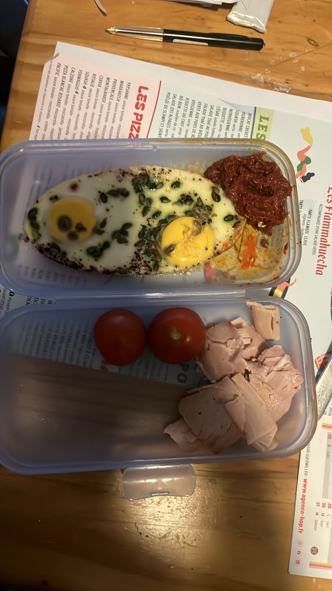 Oeufs et jambon boîte