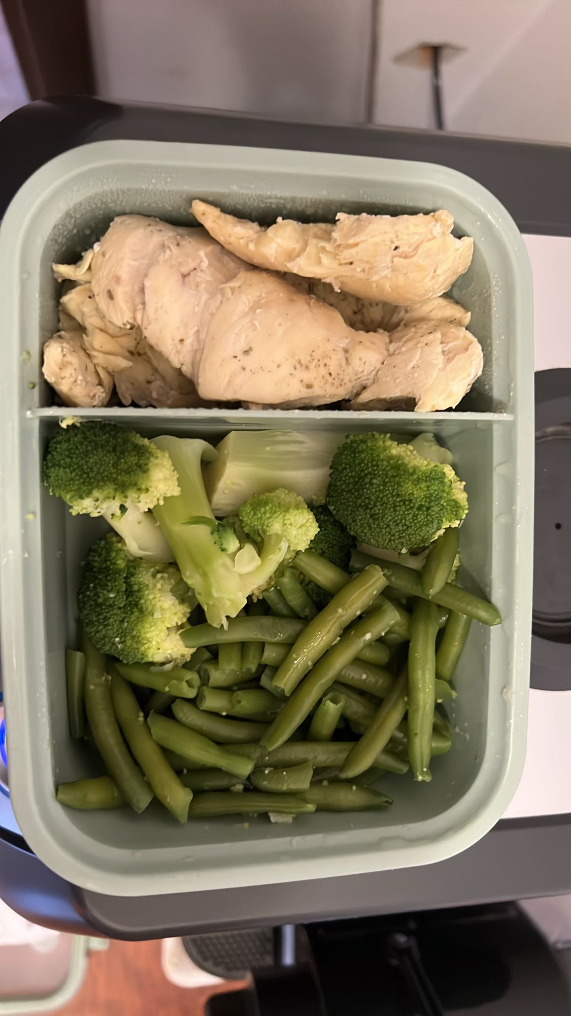 Tavuklu sebze kutusu