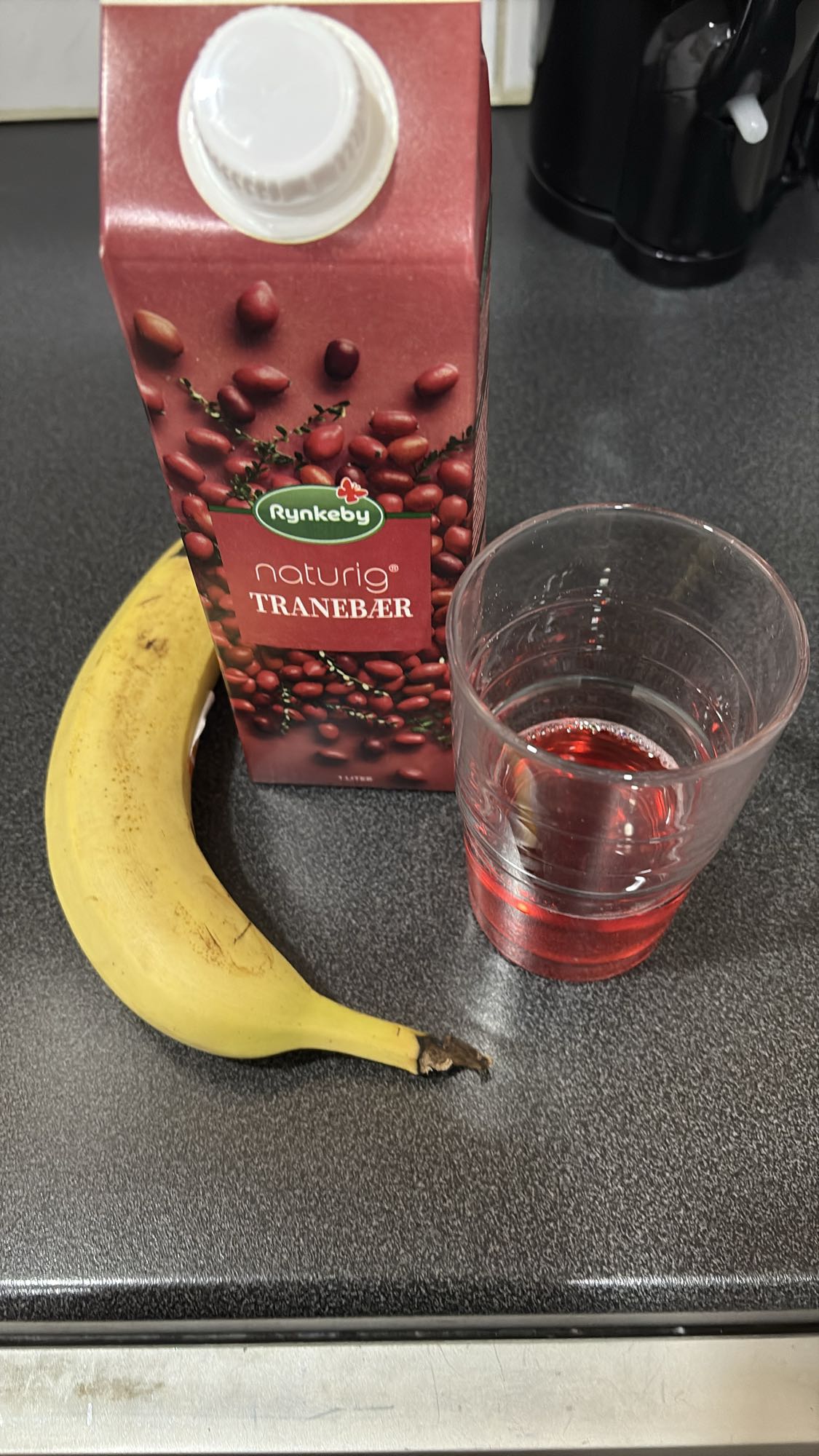 Banan og tranebærjuice