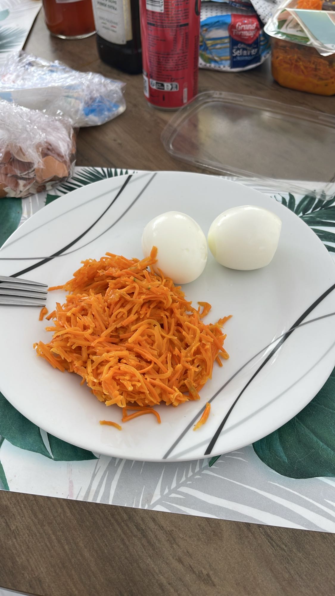 Oeufs durs et carottes râpées