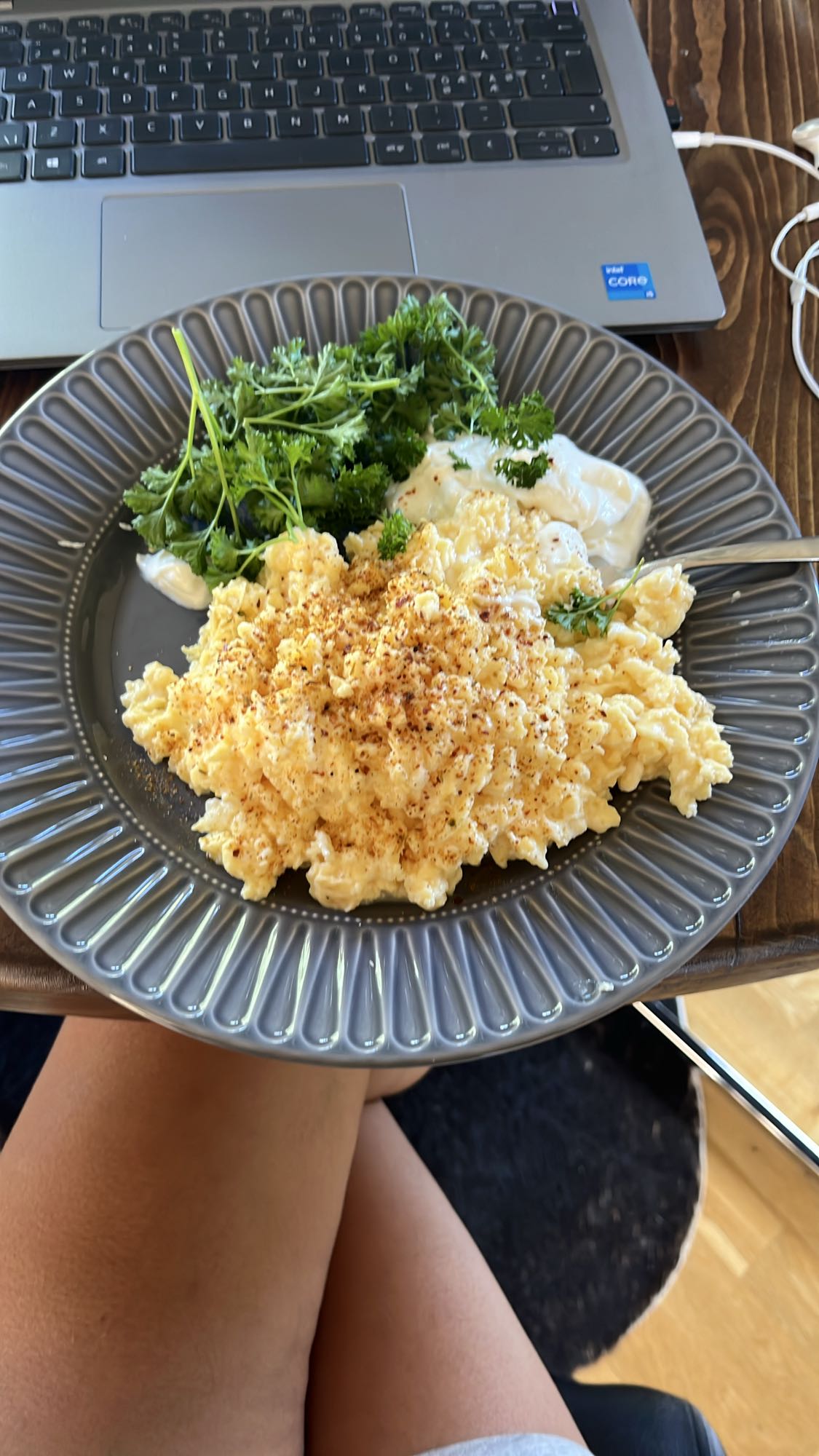 Äggröra med örter