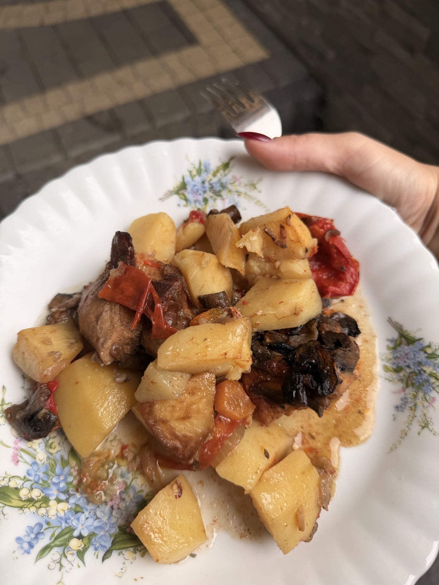 Duszone ziemniaki z warzywami