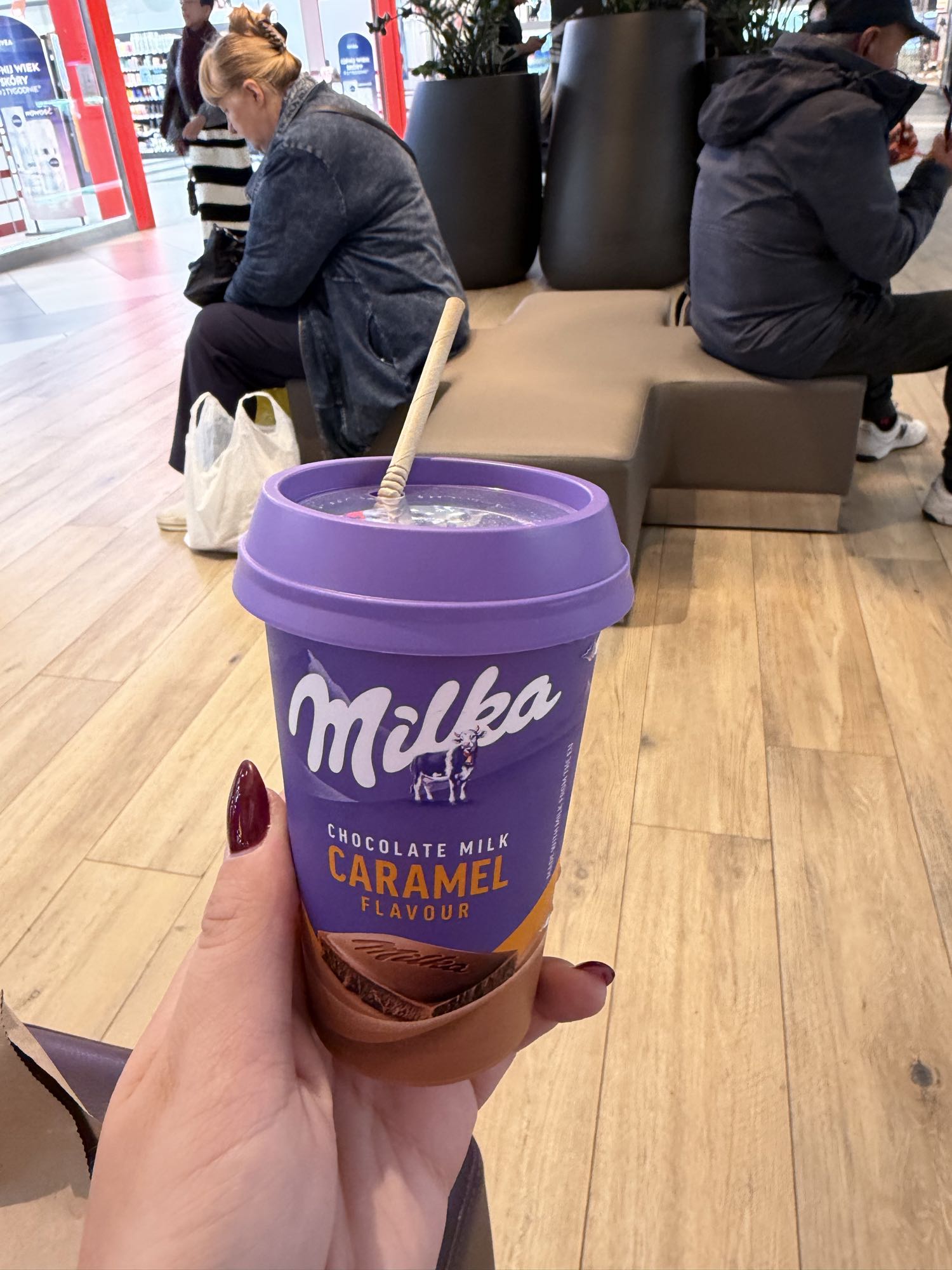 Milka czekoladowe mleko karmel