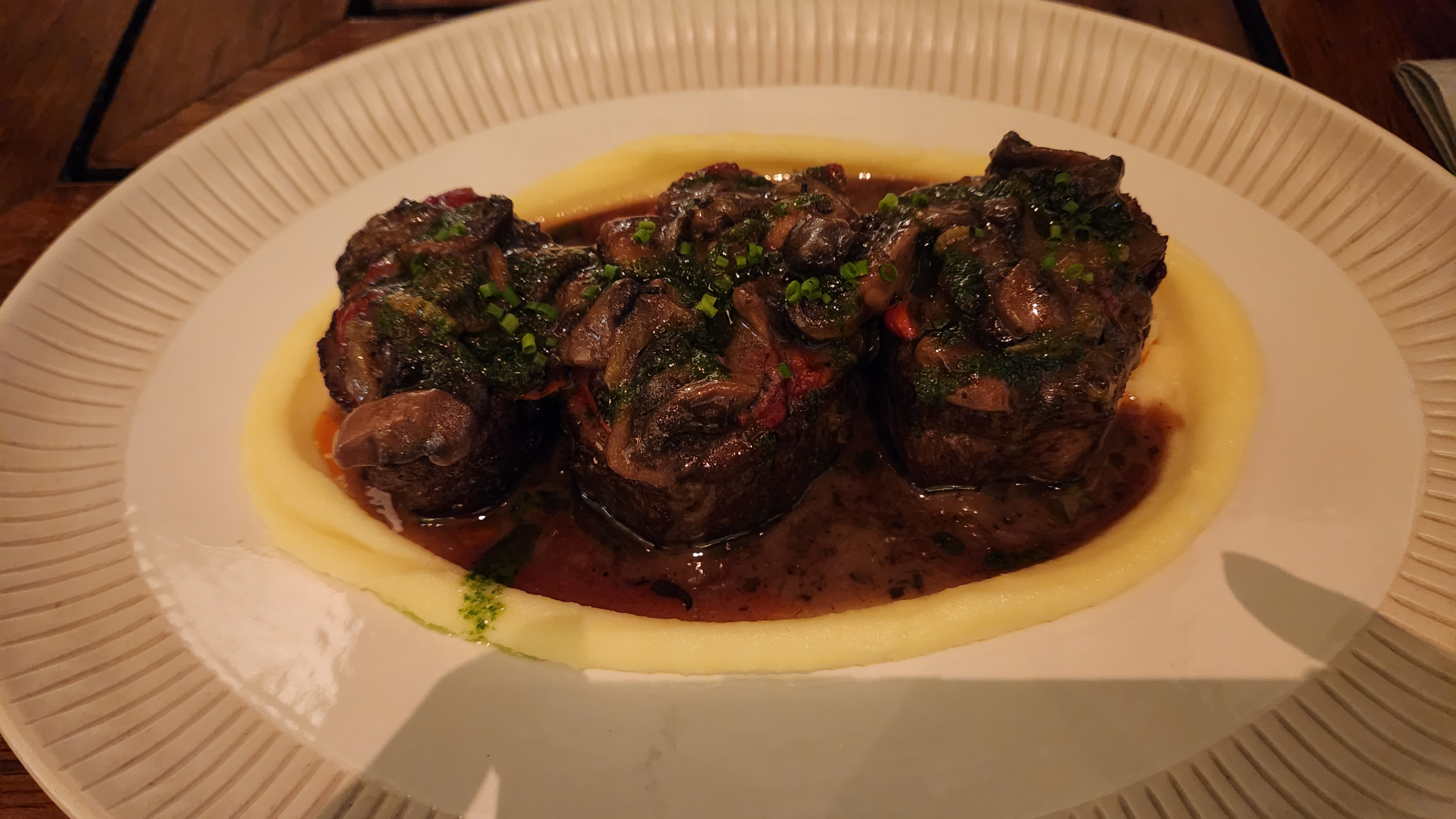 Beef with mash & sauce