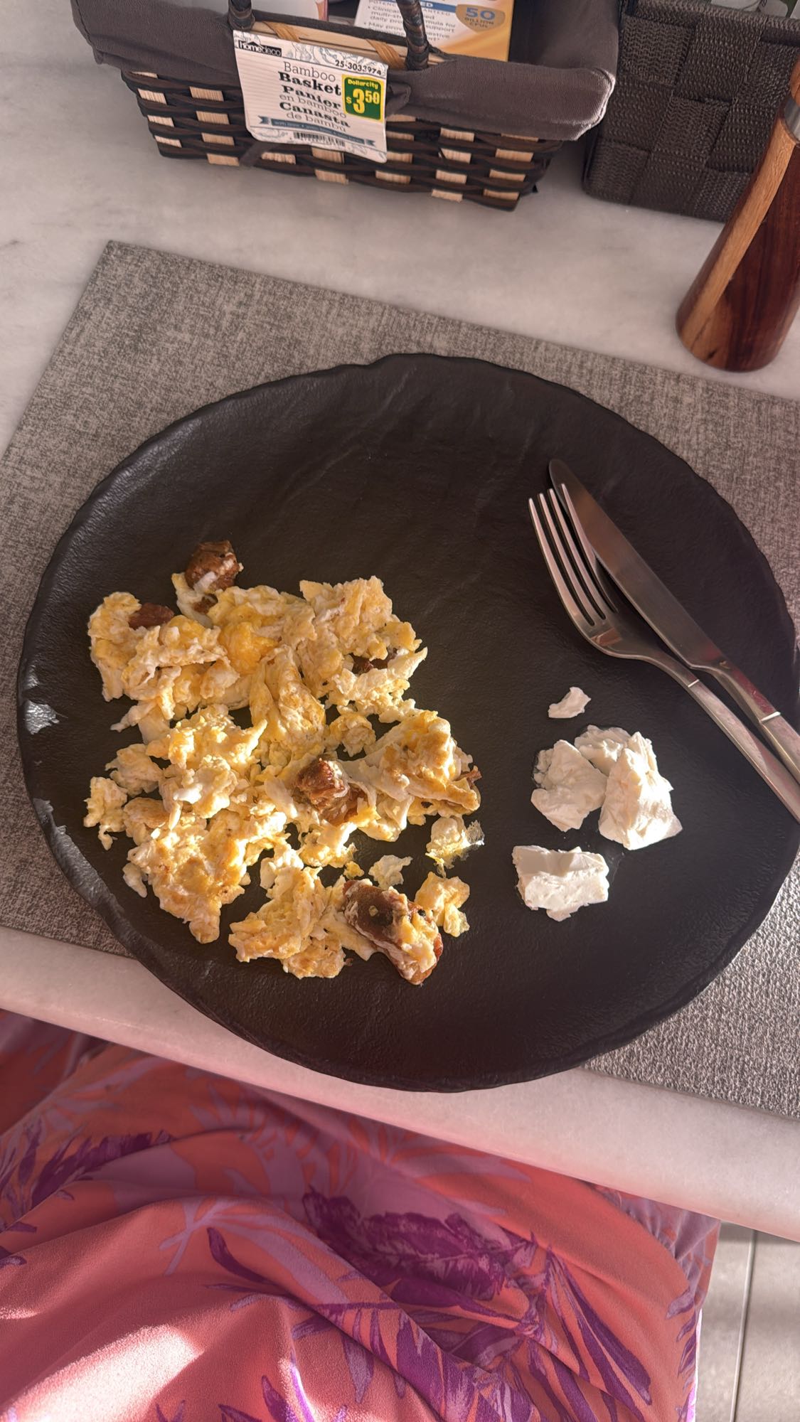 Huevos revueltos con queso
