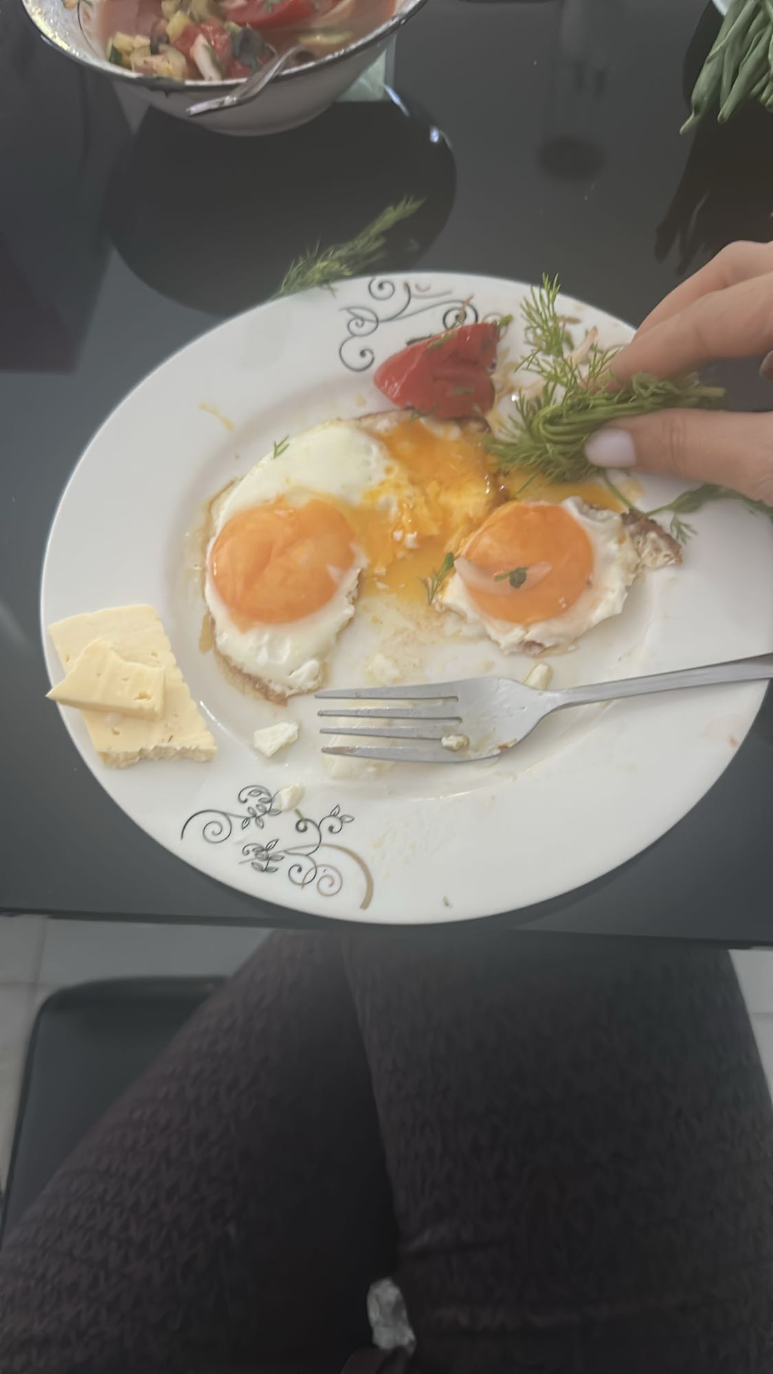 Eggs with cheese and herbs