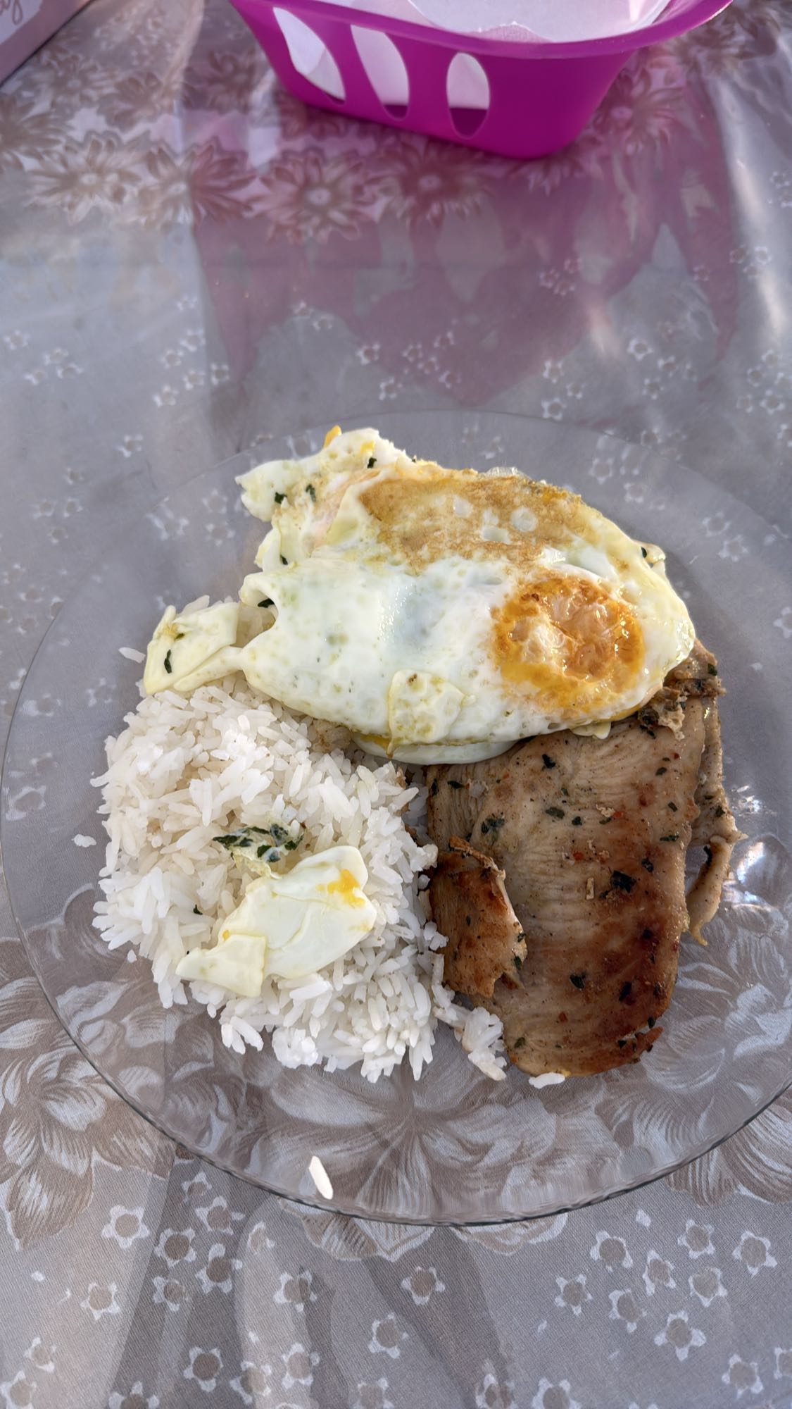 Arroz, huevo y carne