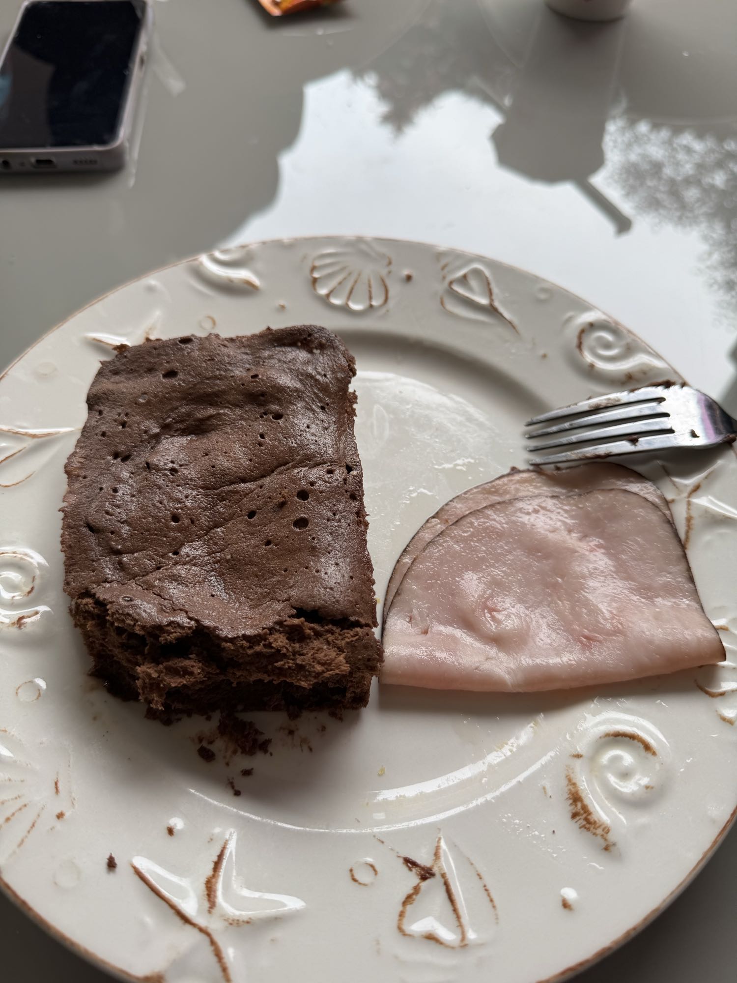 Brownie y jamón de pavo