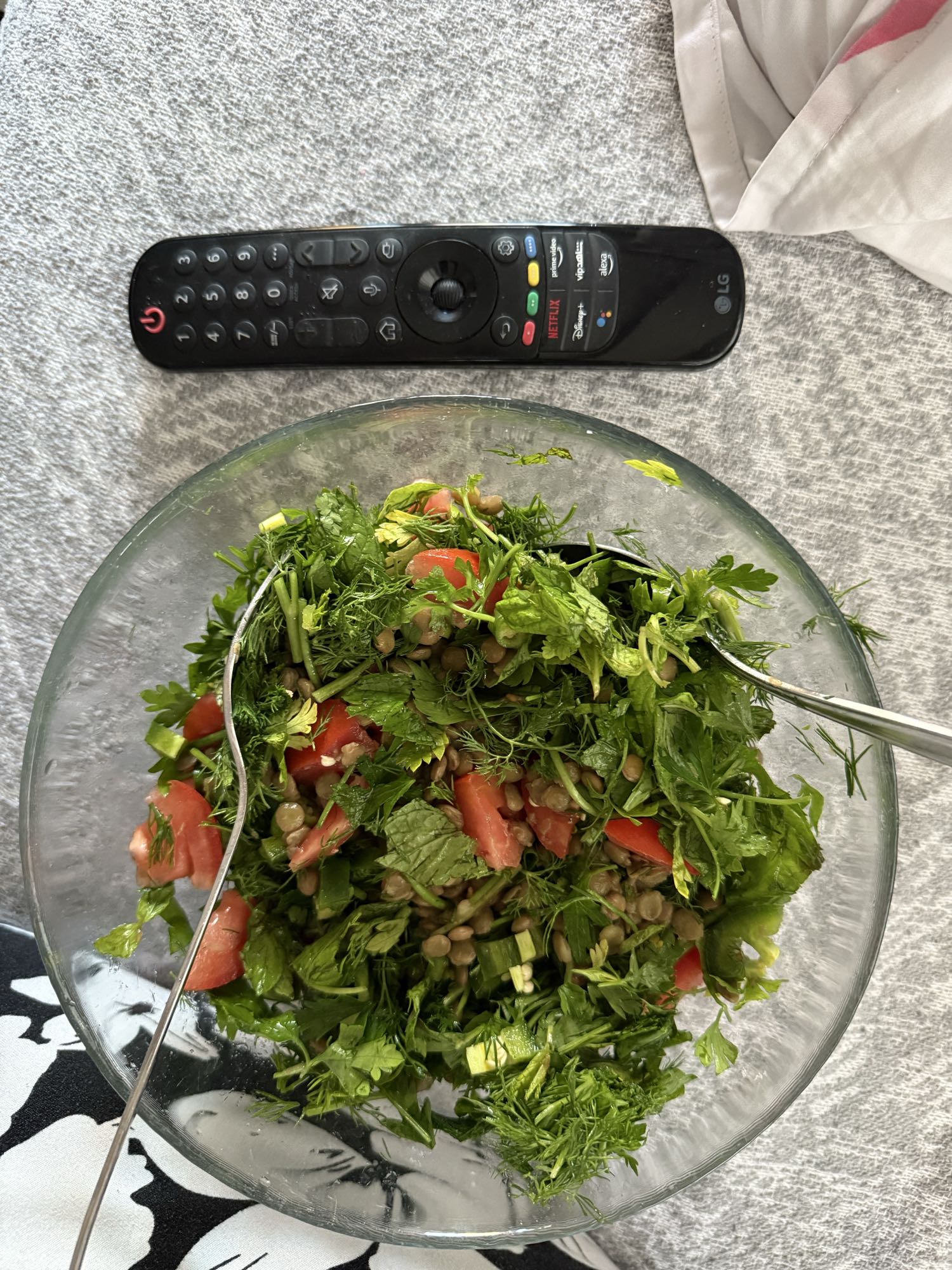 Mercimekli yeşil salata