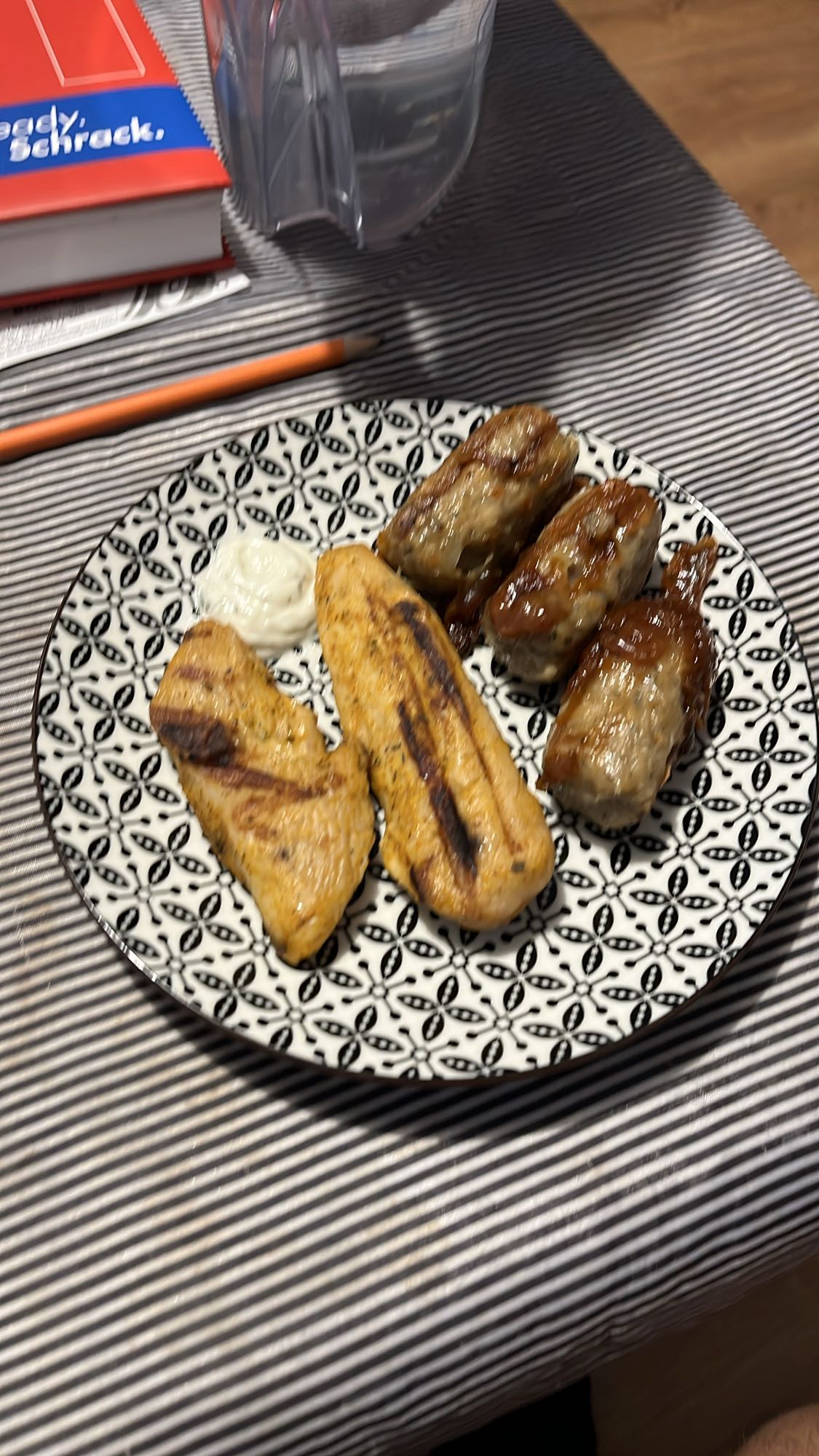 Пилешко и кюфтета