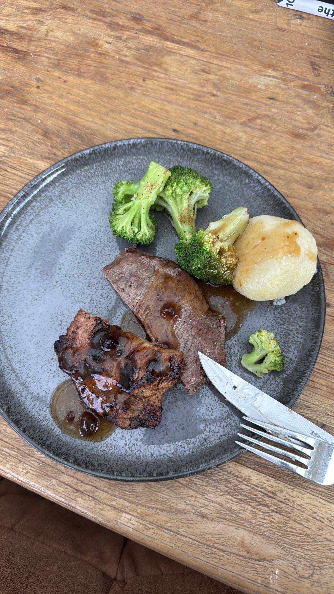 Biefstuk met broccoli en aardappel