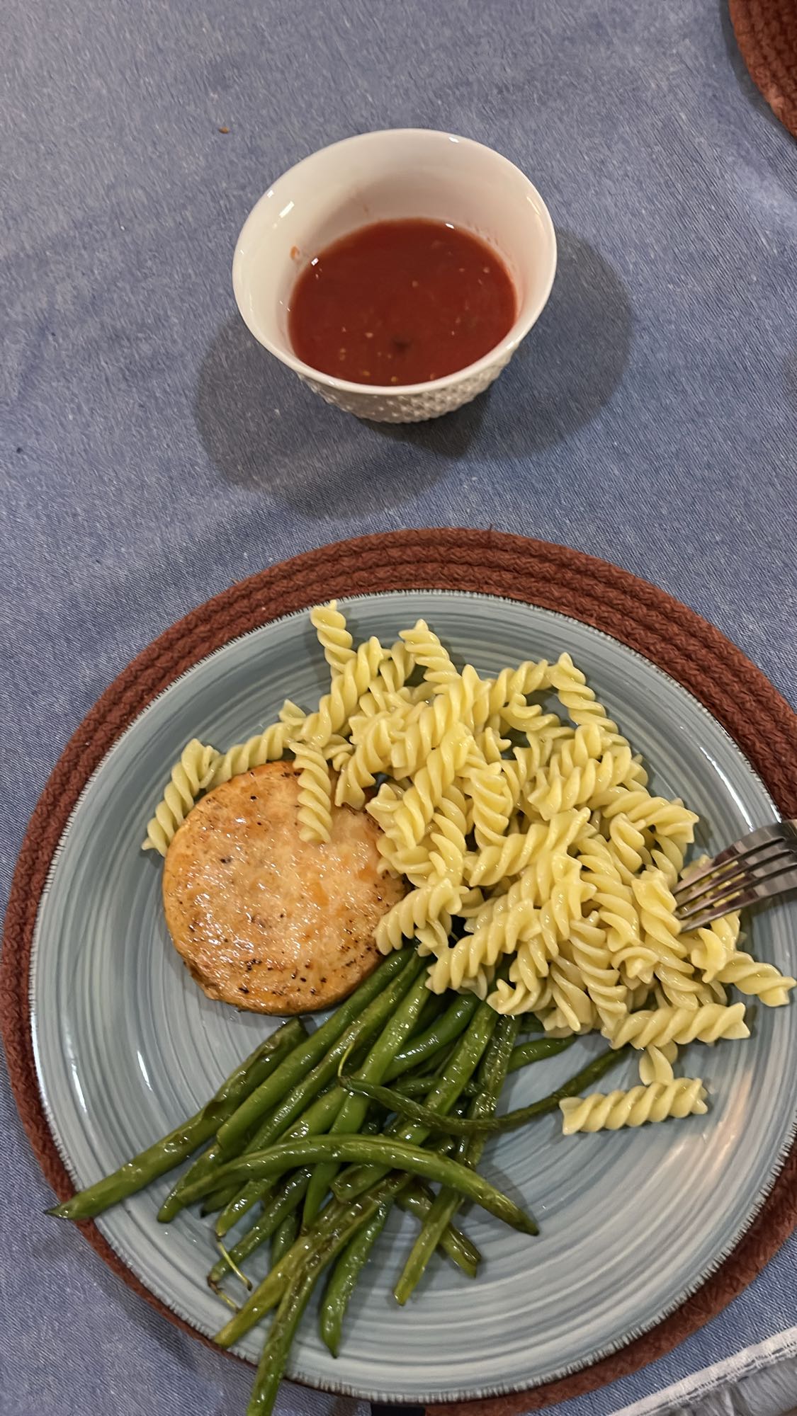 курица с пастой и фасолью