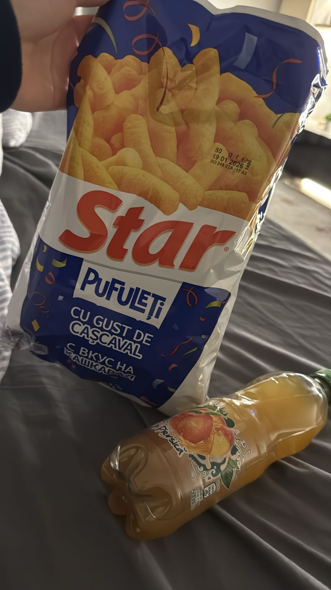 Pufuleți cu suc de piersici