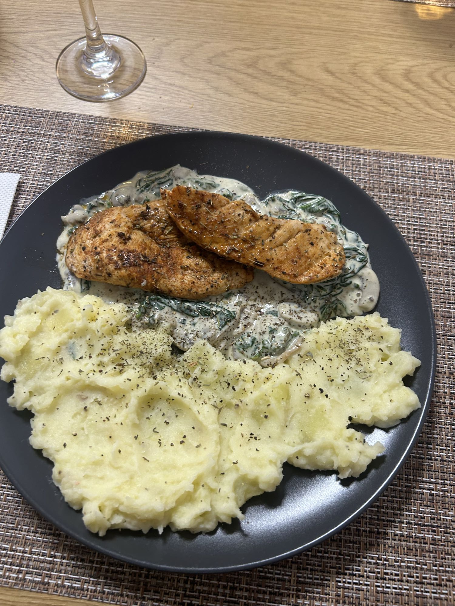 Chicken with mash & spinach