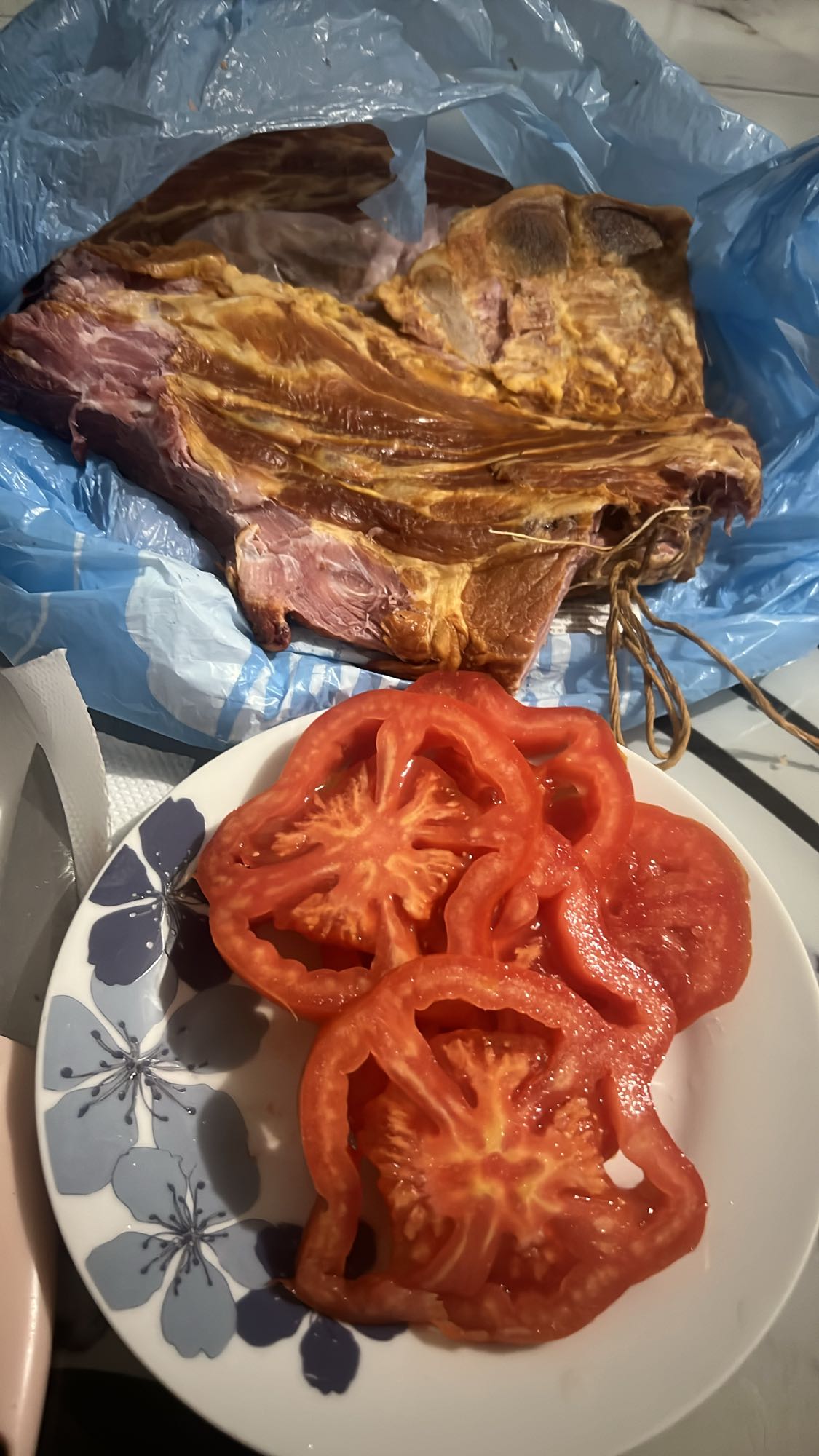 Roșii cu carne afumată