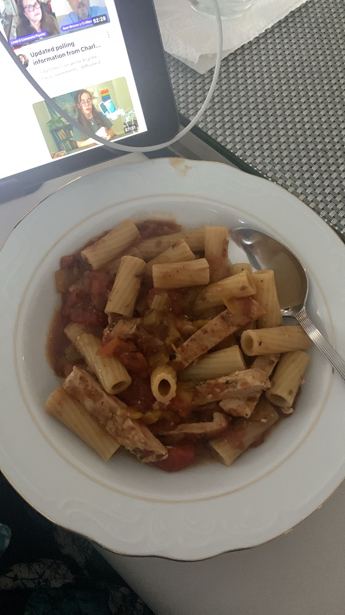 Pâtes au poulet et légumes