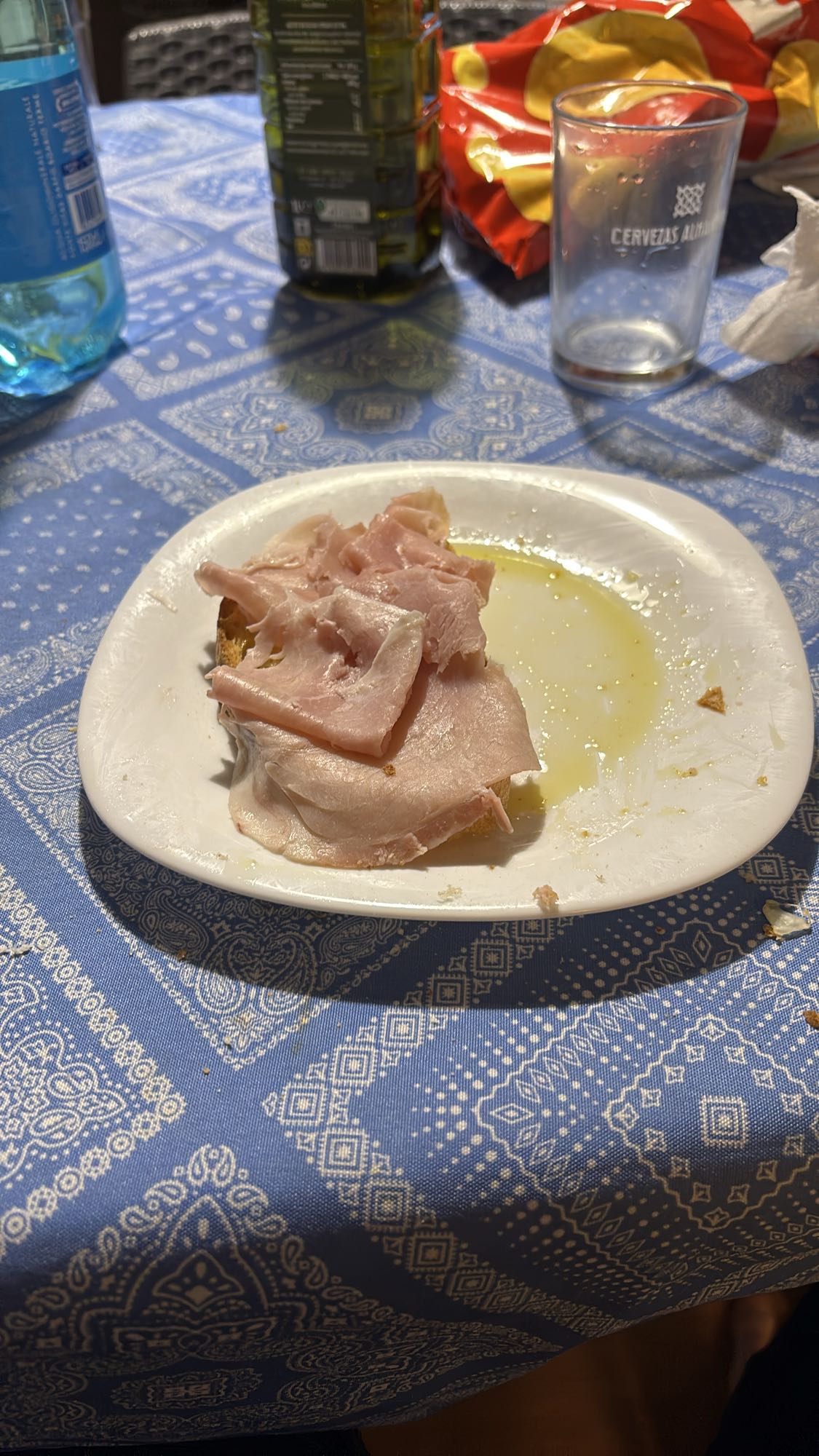 Pan con jamón y aceite