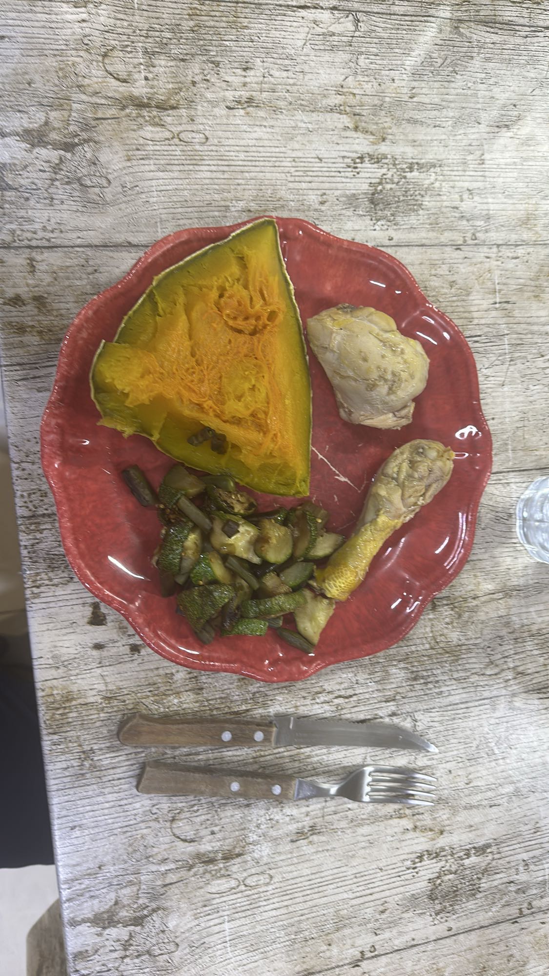 Pollo con calabaza y verduras