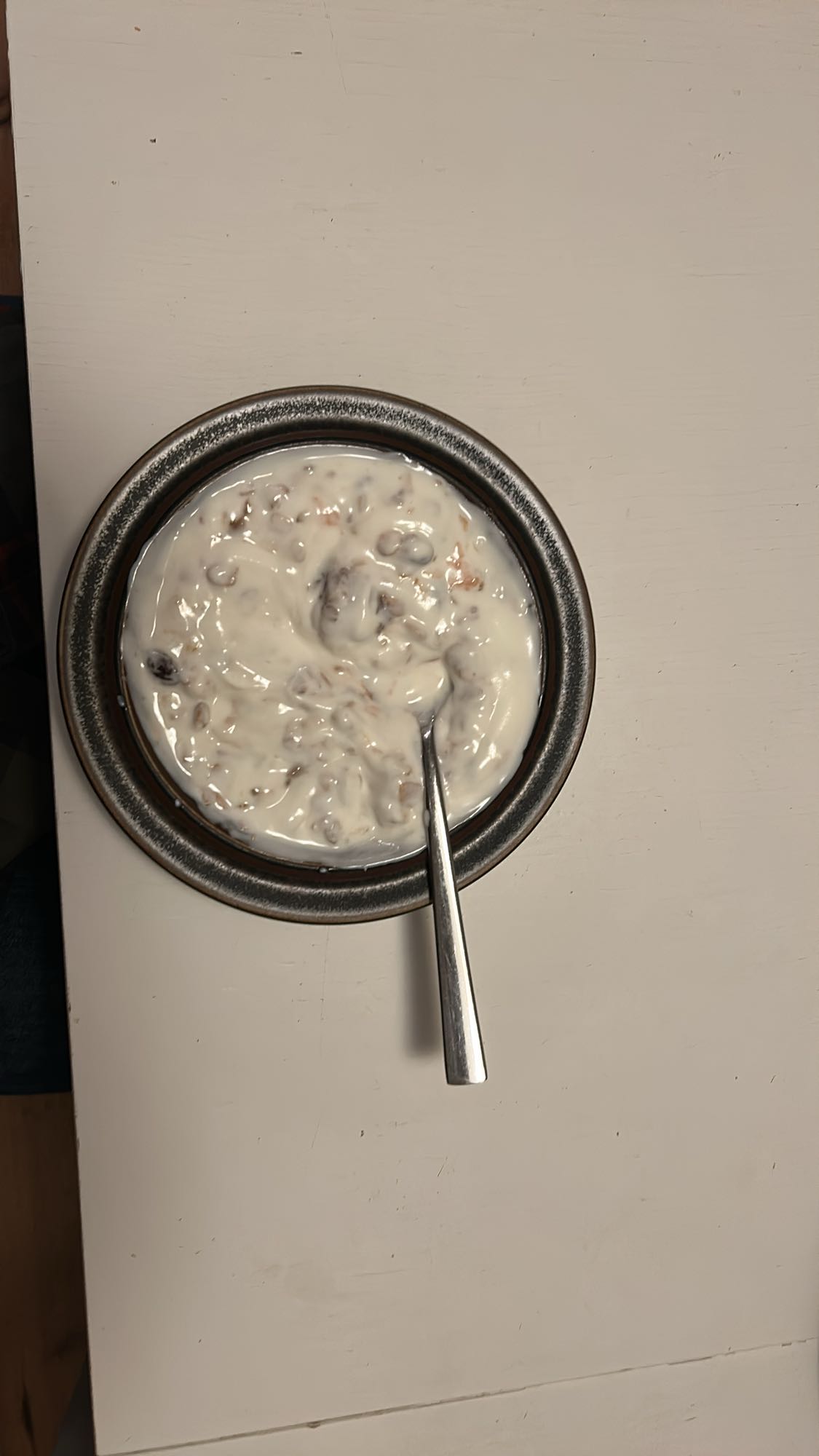 Yoghurt med nötter & frukt