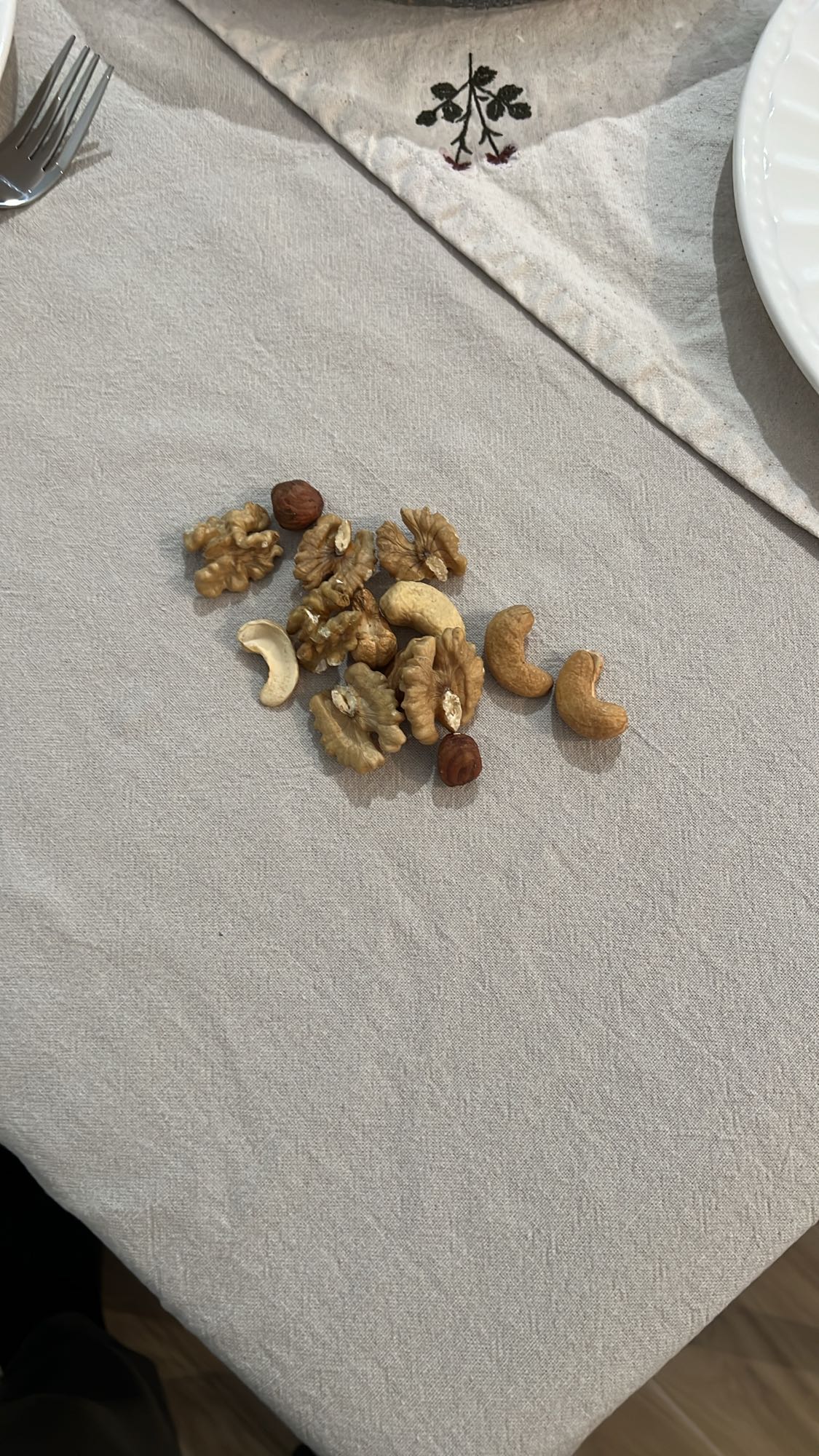 խառնված ընկույզներ