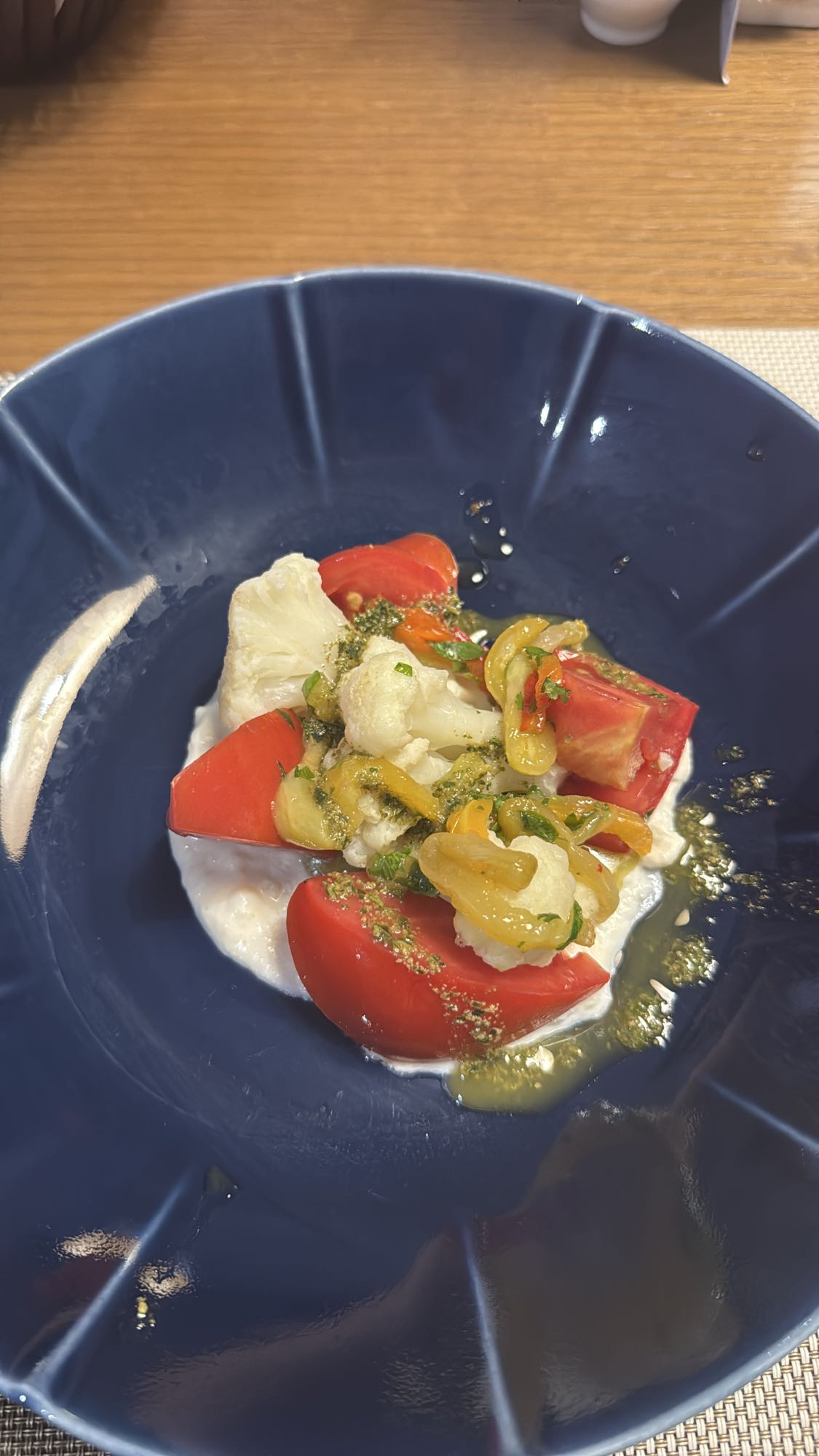 овощной салат с соусом