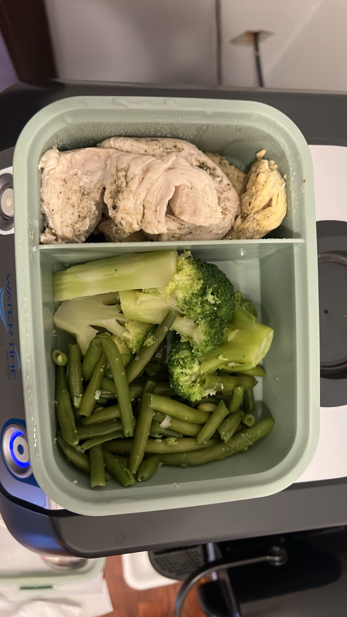 Tavuklu Sebze Kutusu