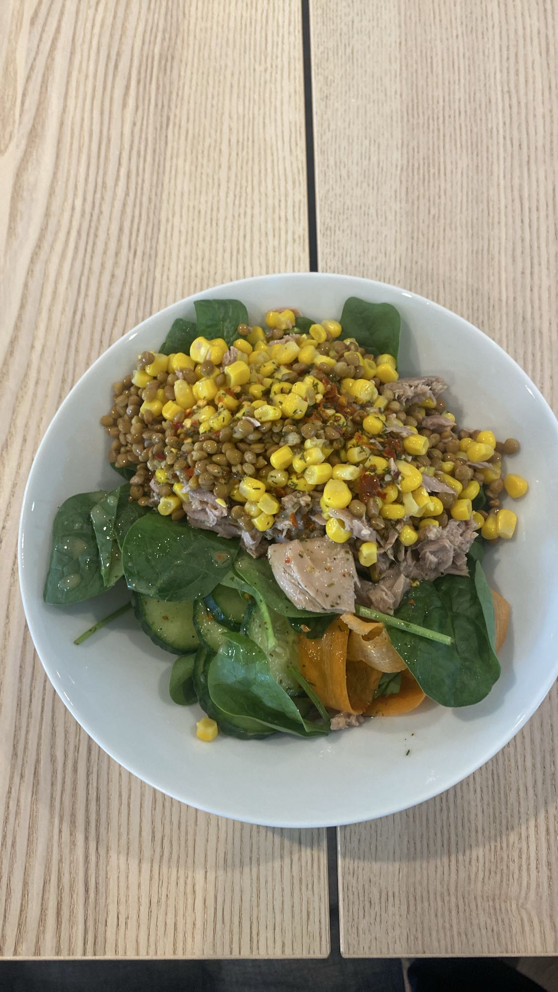 Tonfisksallad med linser