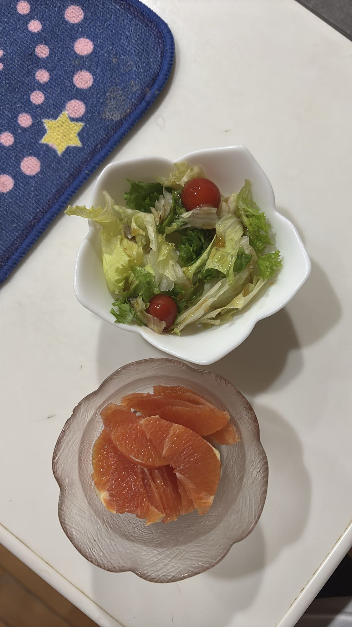 サラダとグレープフルーツ