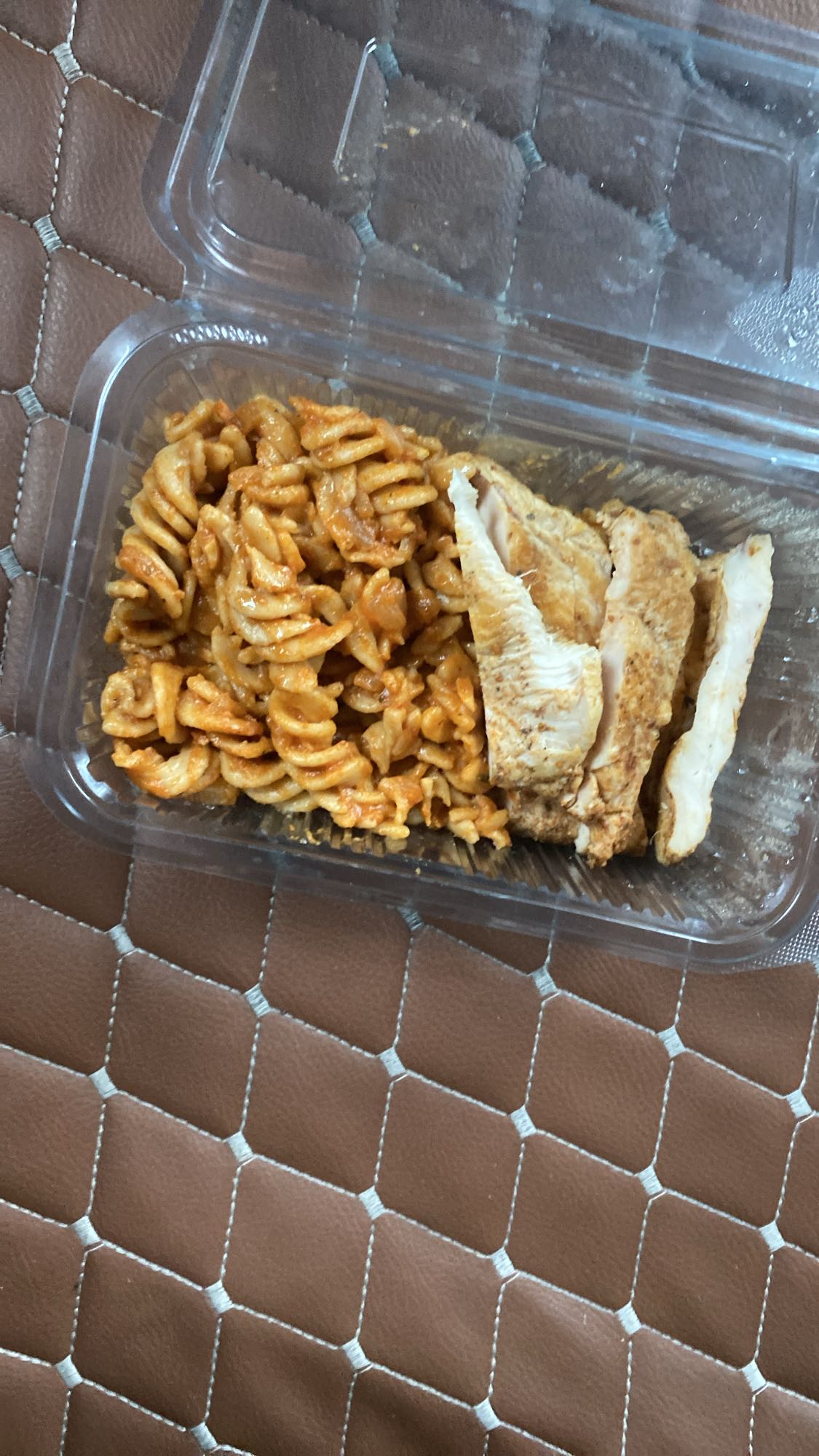 Paste cu piept de pui