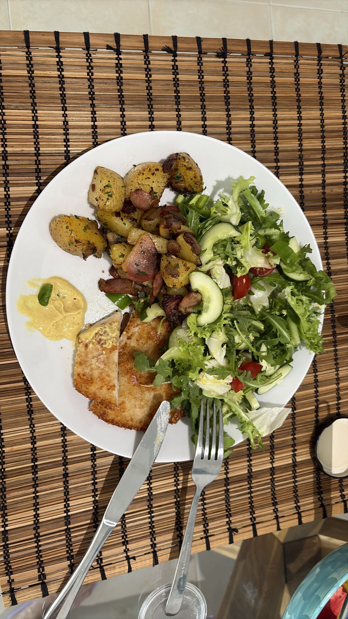 Chicken schnitzel with salad