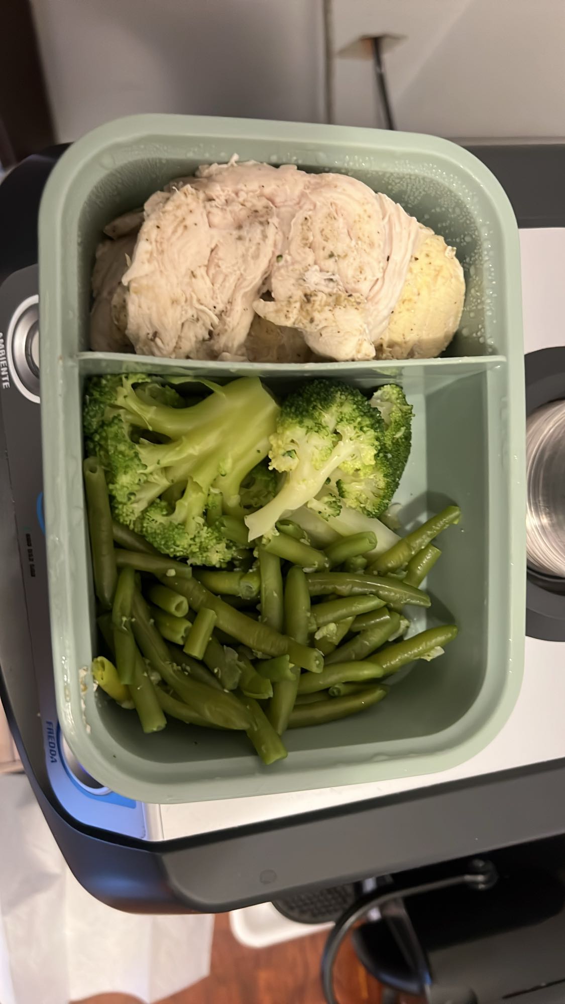 Tavuklu Sebze Kutusu