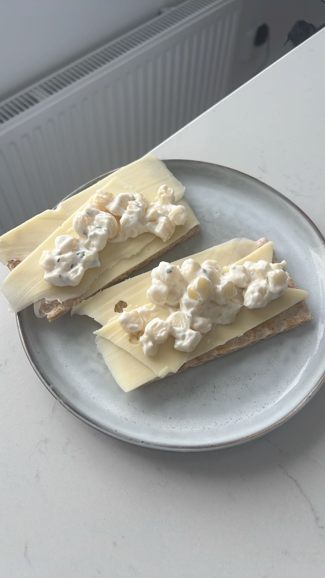 Knäckebröd med ost & röra