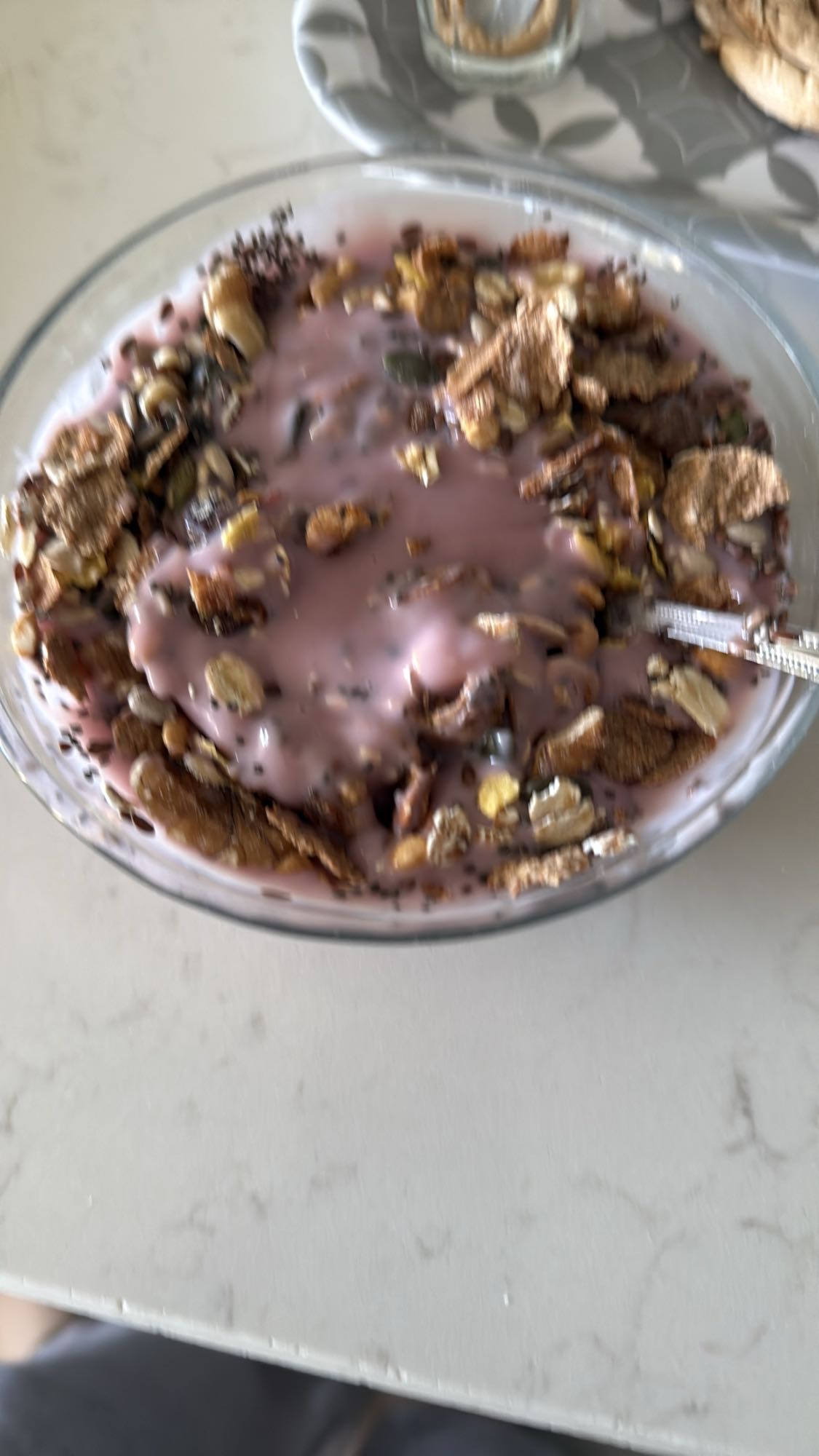 Bär-yoghurt med müsli