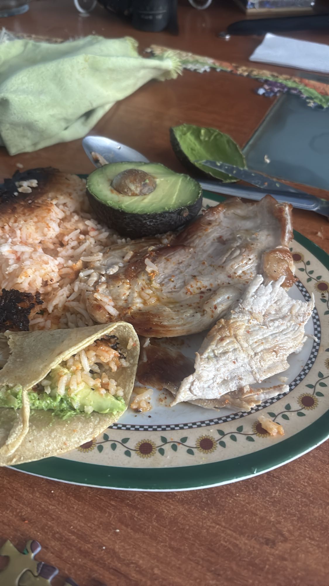 Taco con arroz y carne